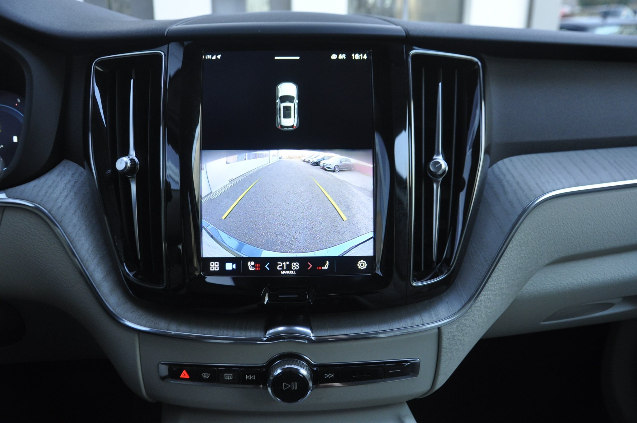 listing desktop thumbnail image 11