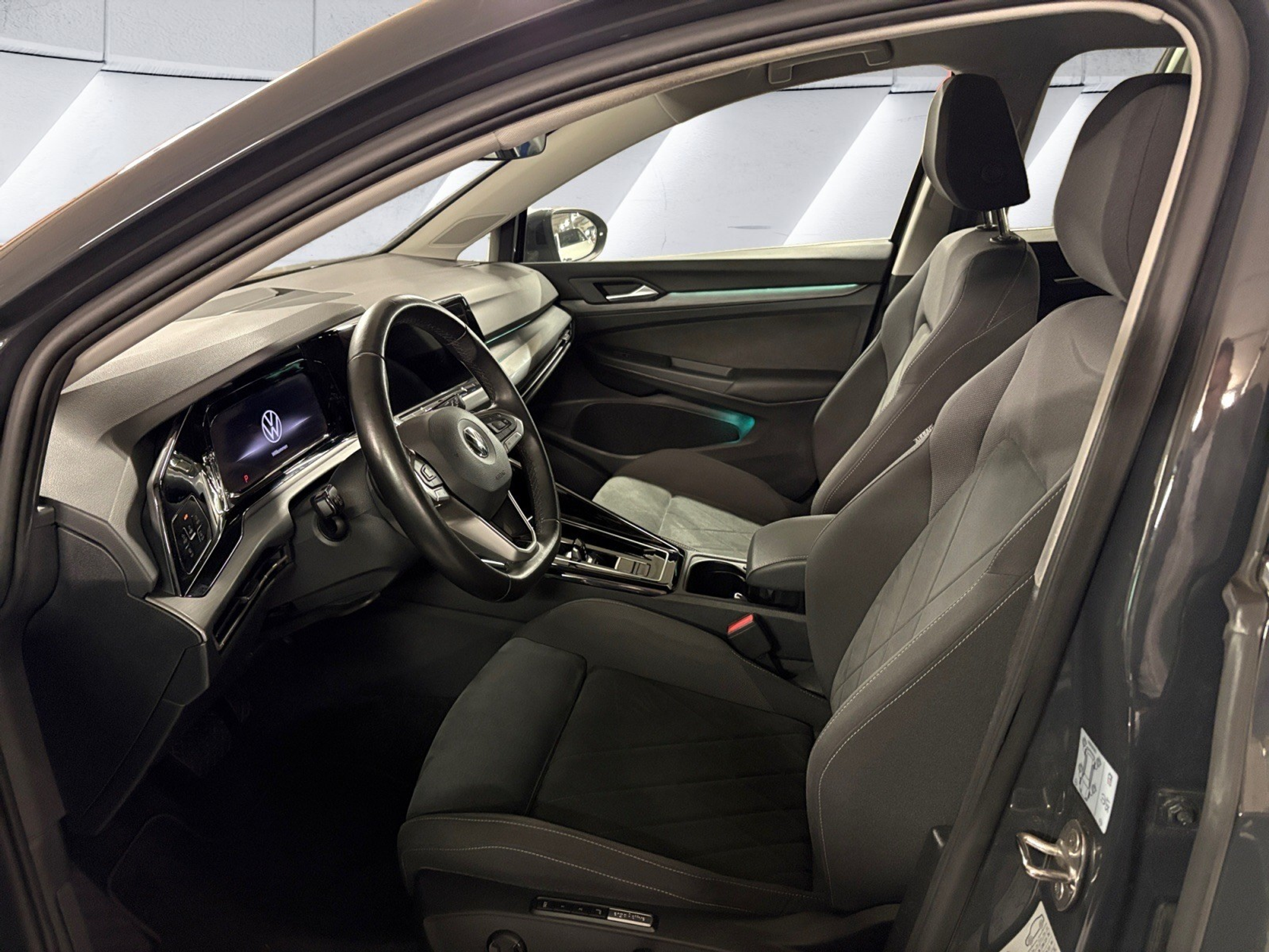 listing desktop thumbnail image 12