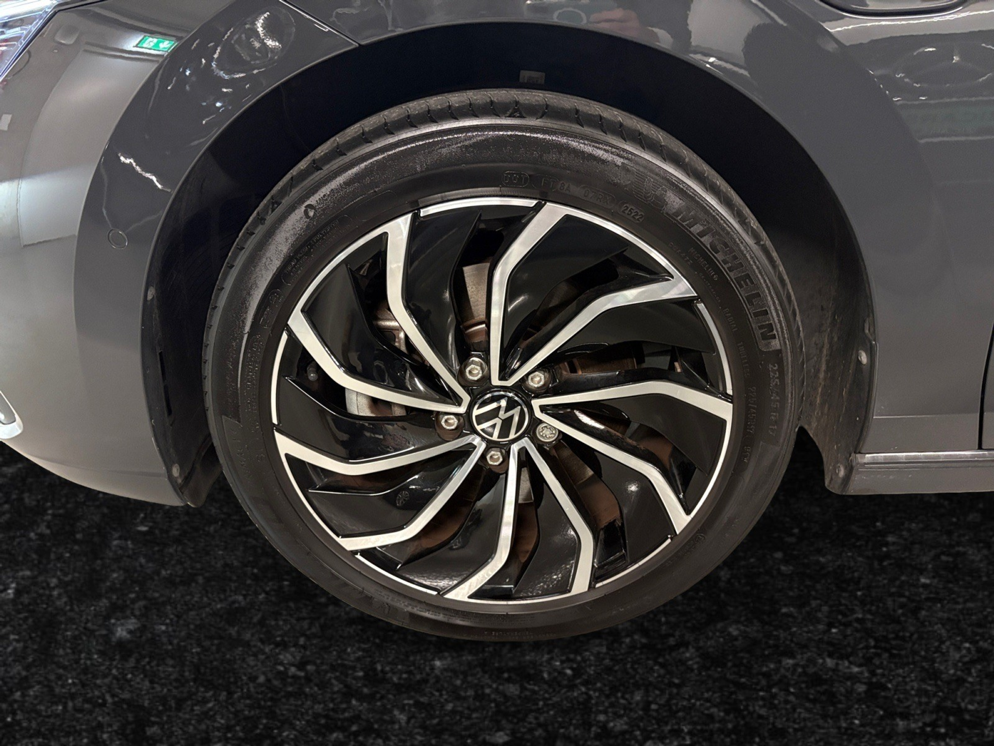 listing desktop thumbnail image 15