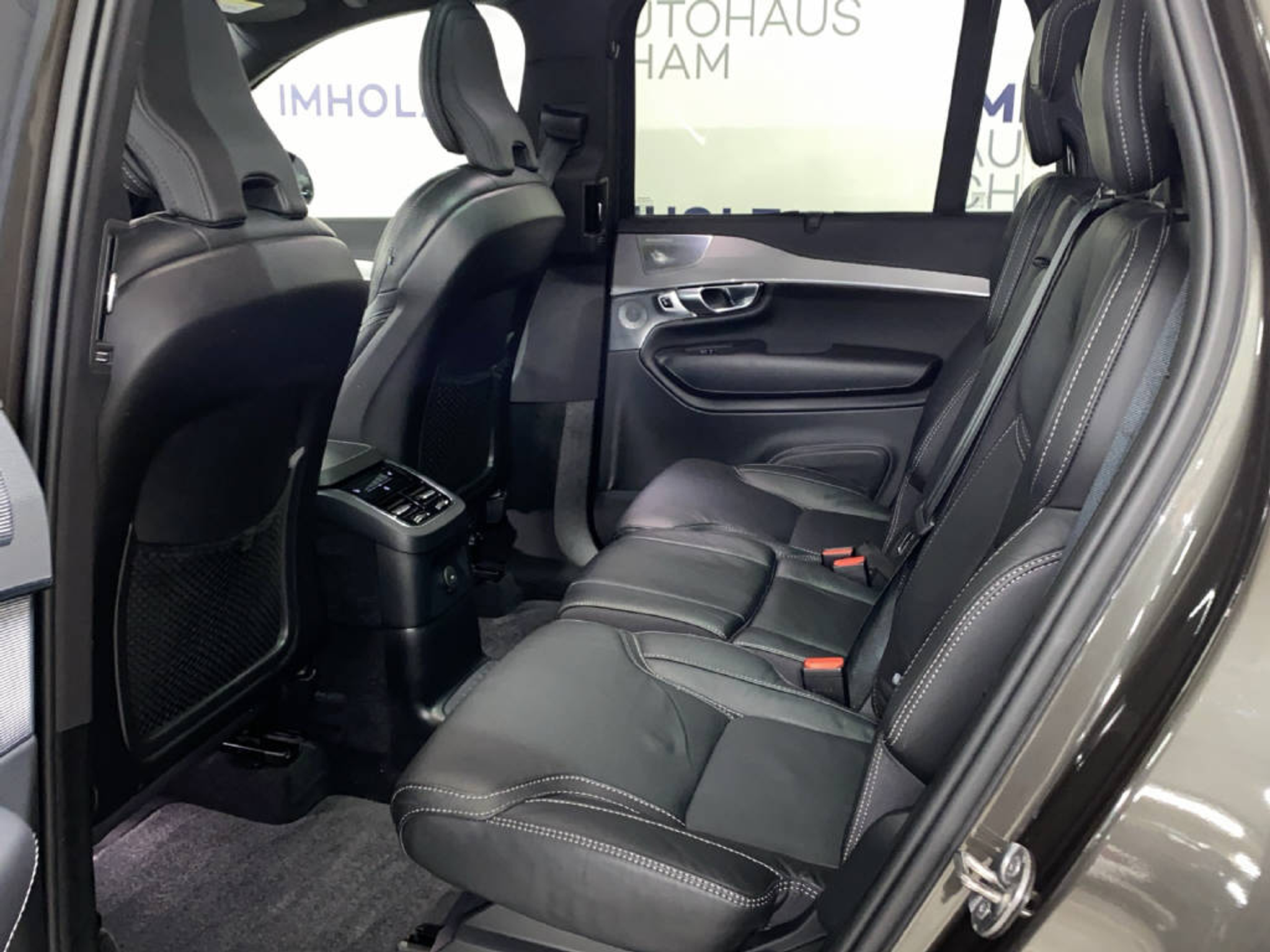 listing desktop thumbnail image 16