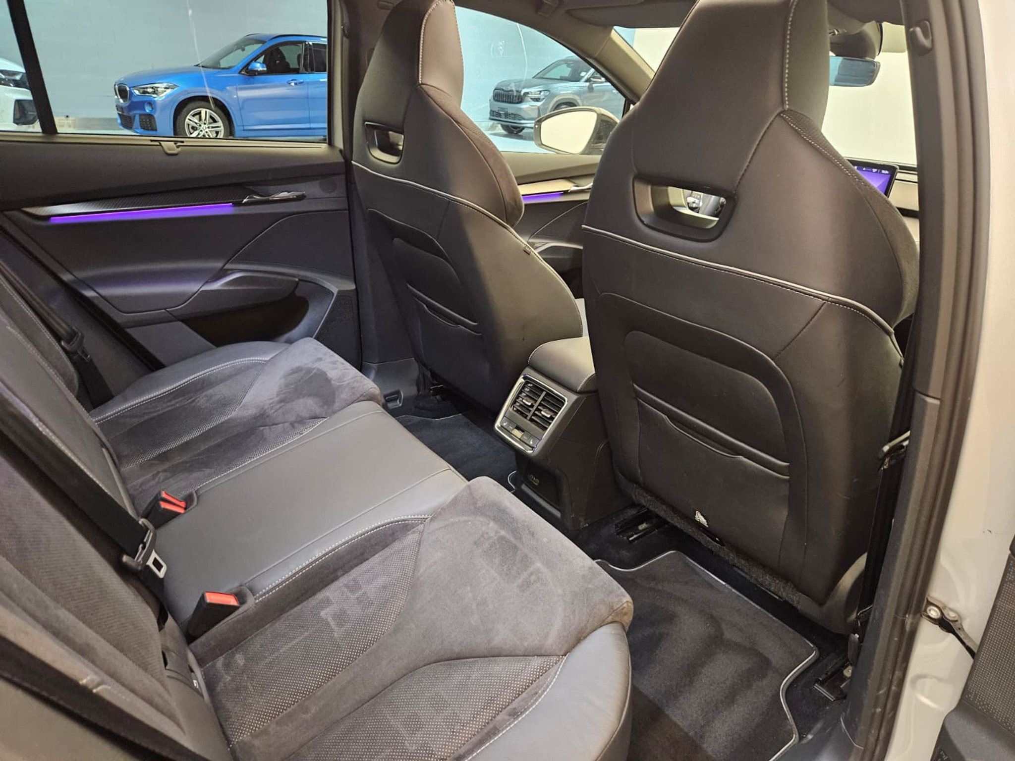 listing desktop thumbnail image 13