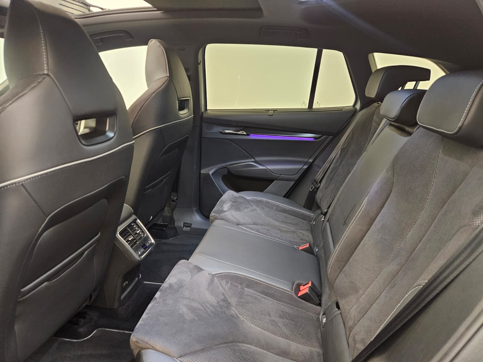 listing desktop thumbnail image 12