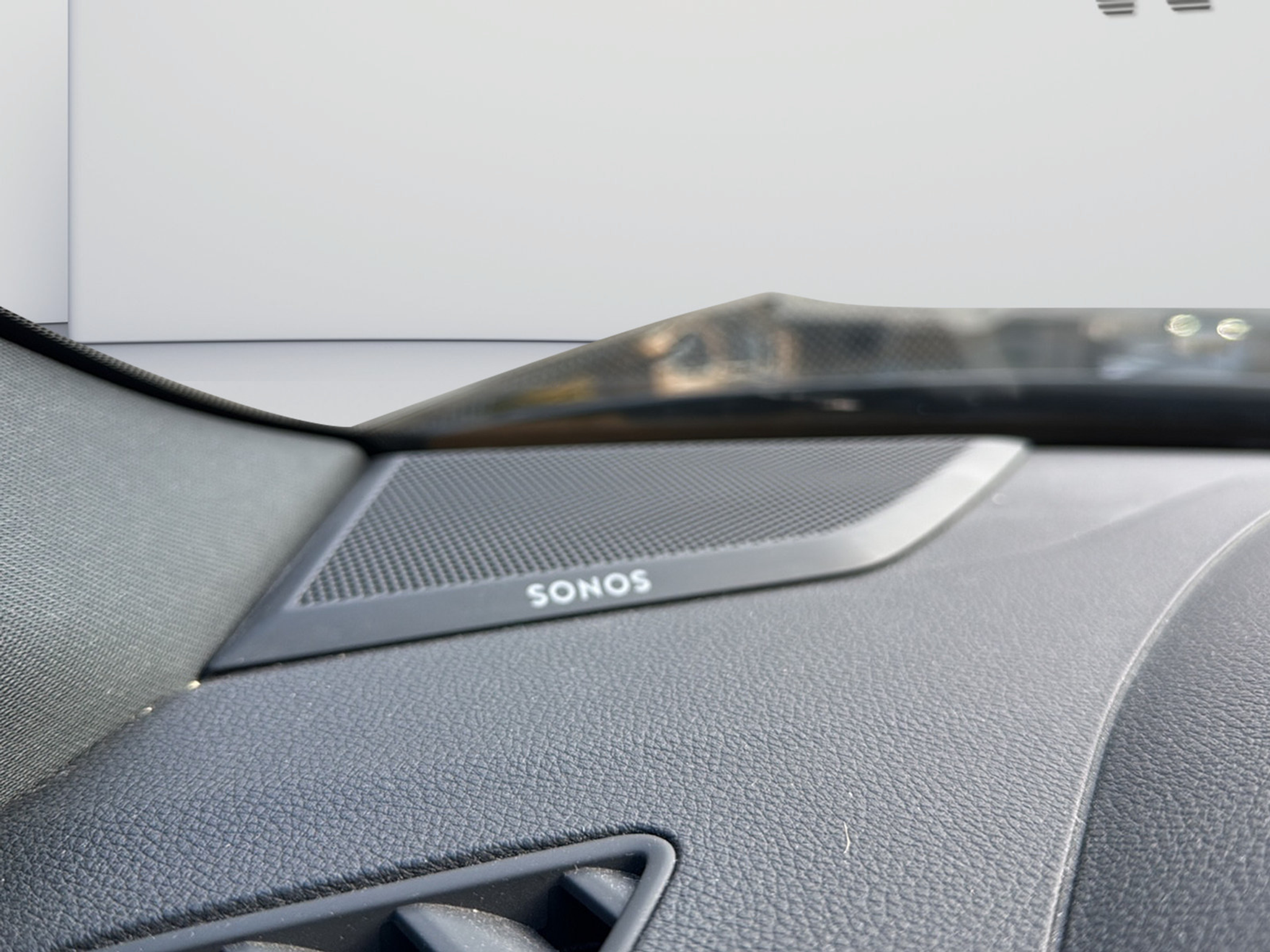 listing desktop thumbnail image 15