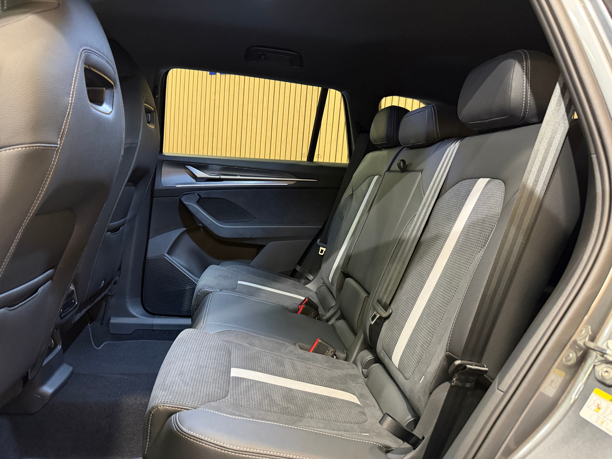 listing desktop thumbnail image 9