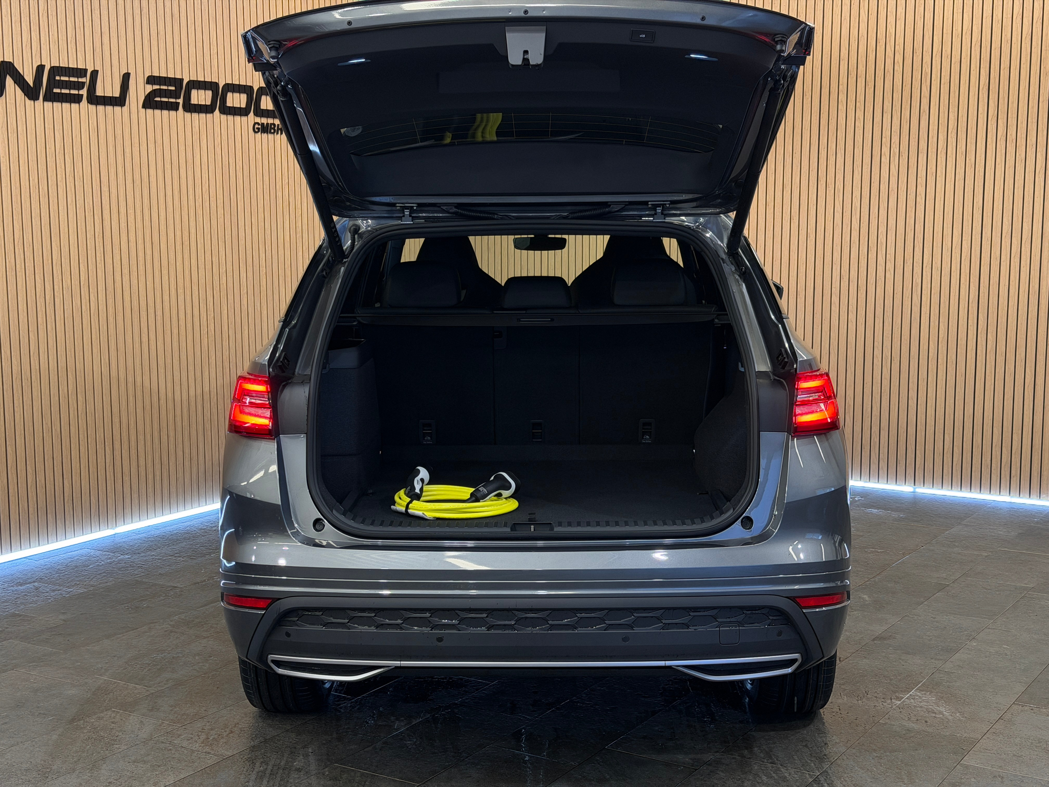 listing desktop thumbnail image 4