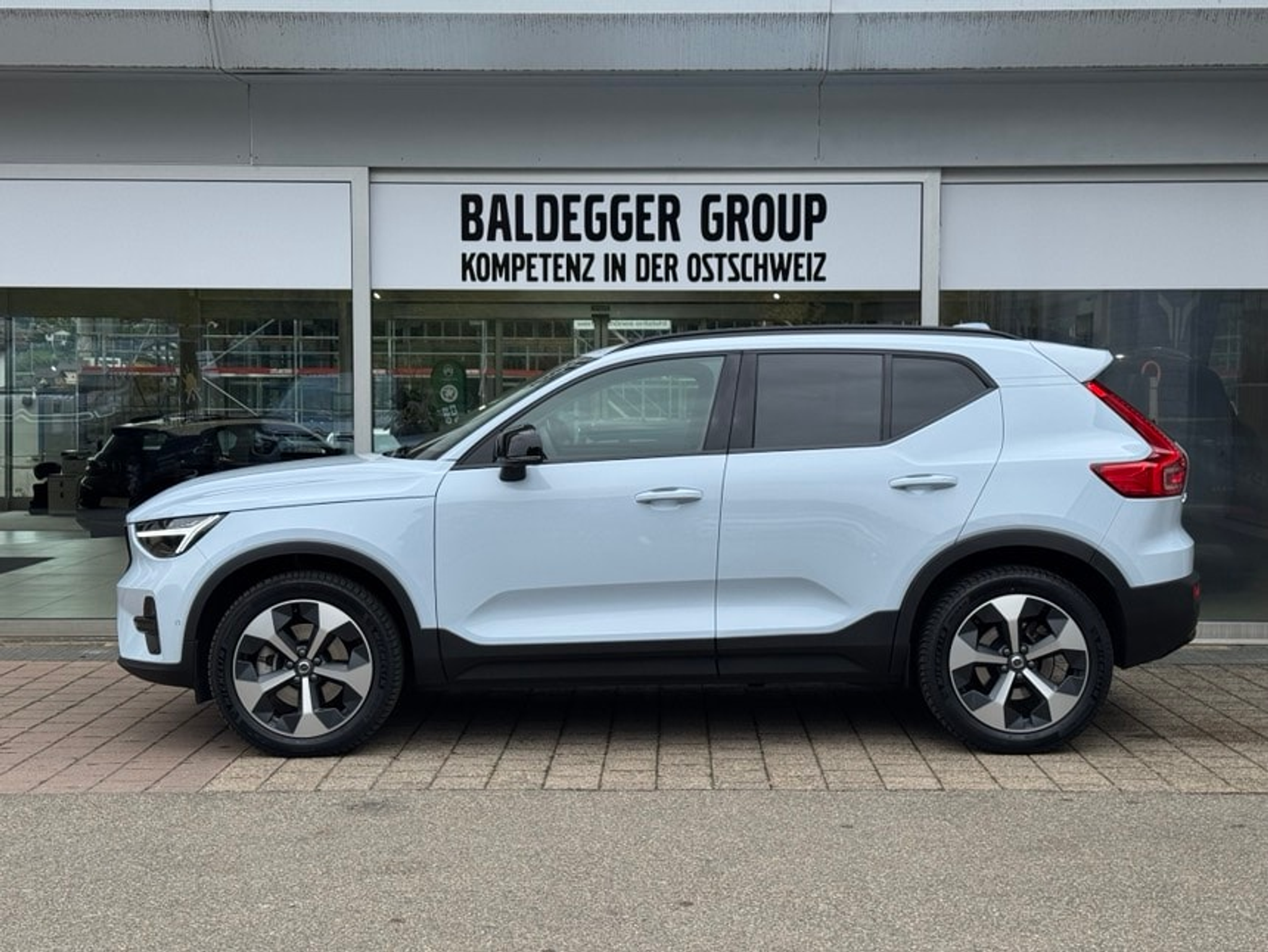 listing desktop thumbnail image 6