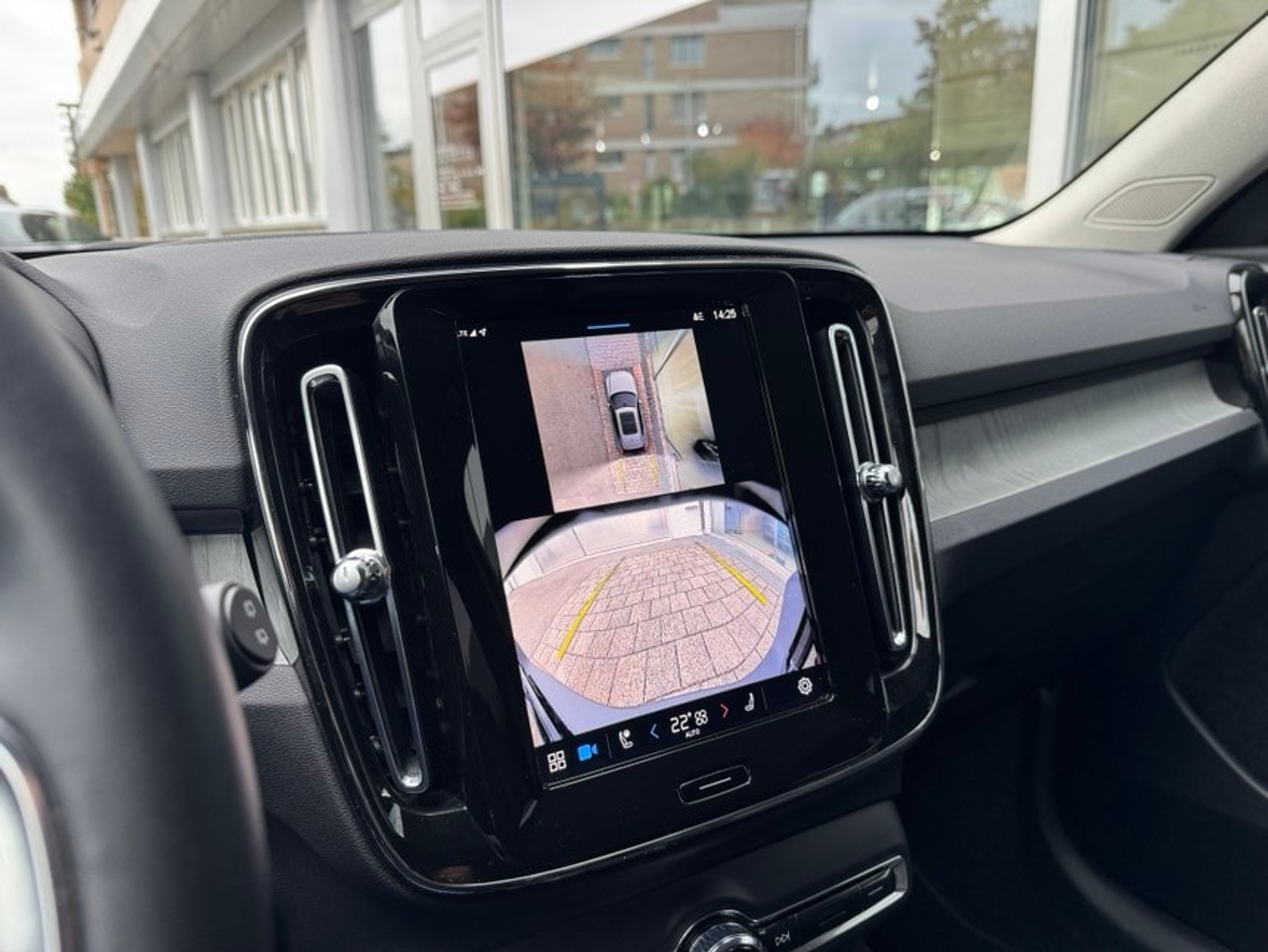 listing desktop thumbnail image 15