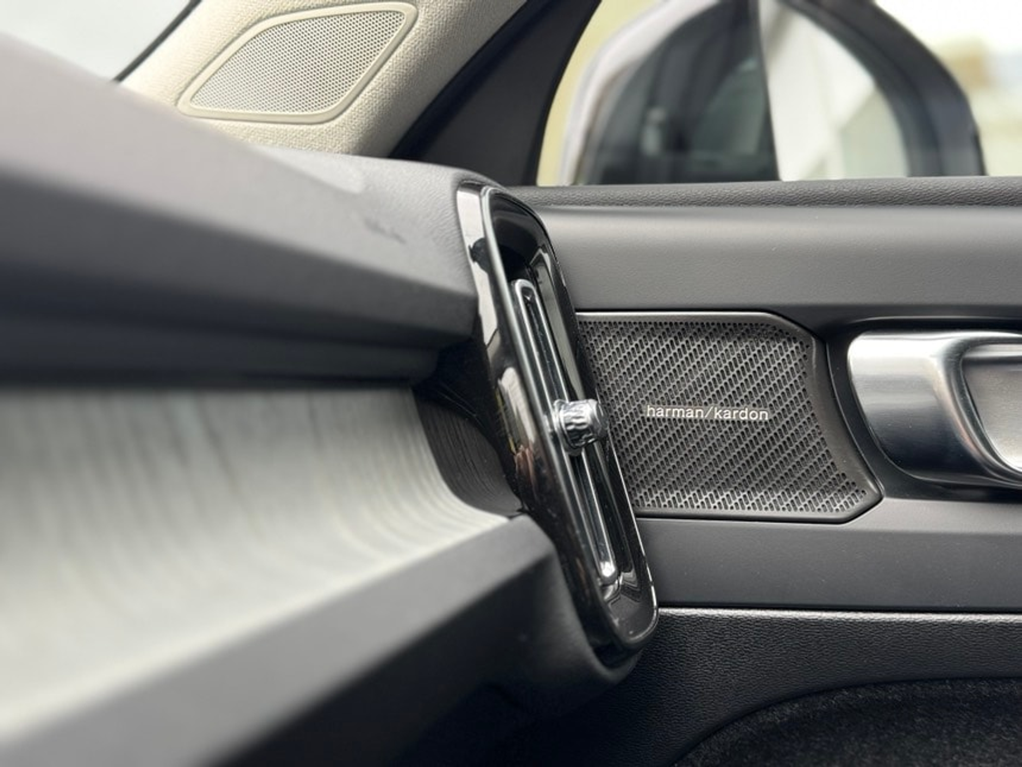 listing desktop thumbnail image 10