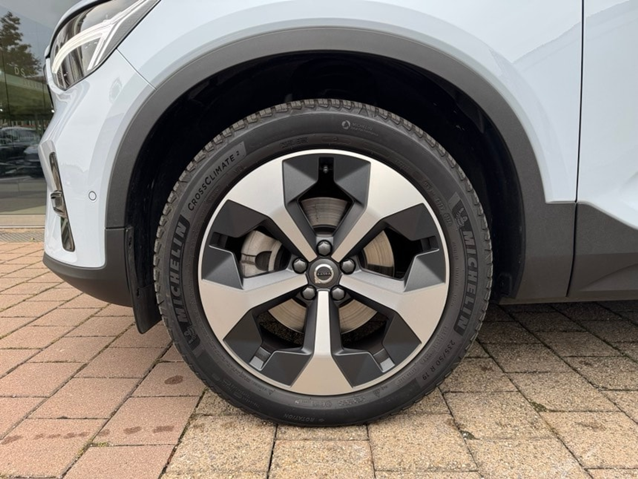 listing desktop thumbnail image 9