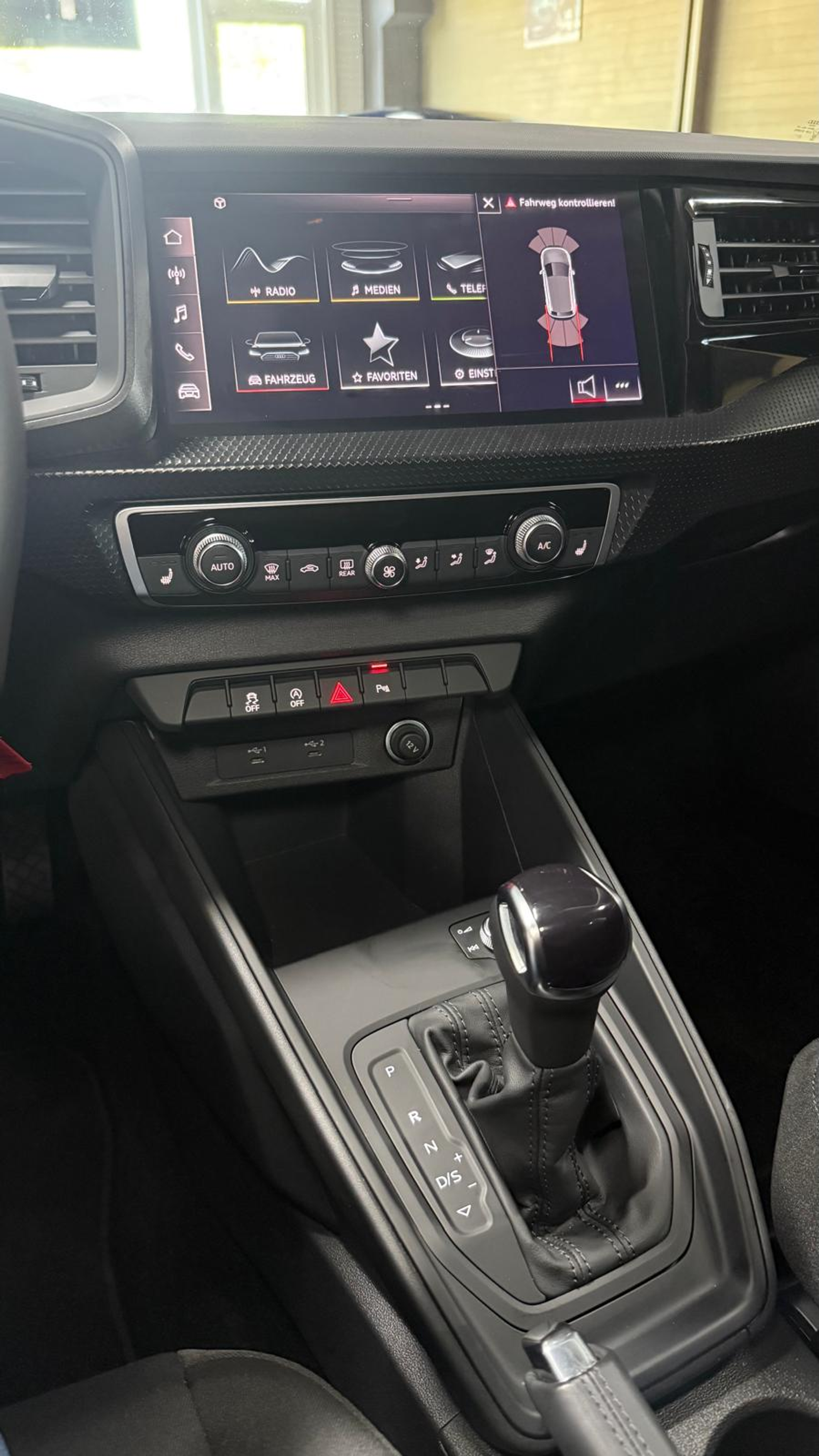 listing desktop thumbnail image 14