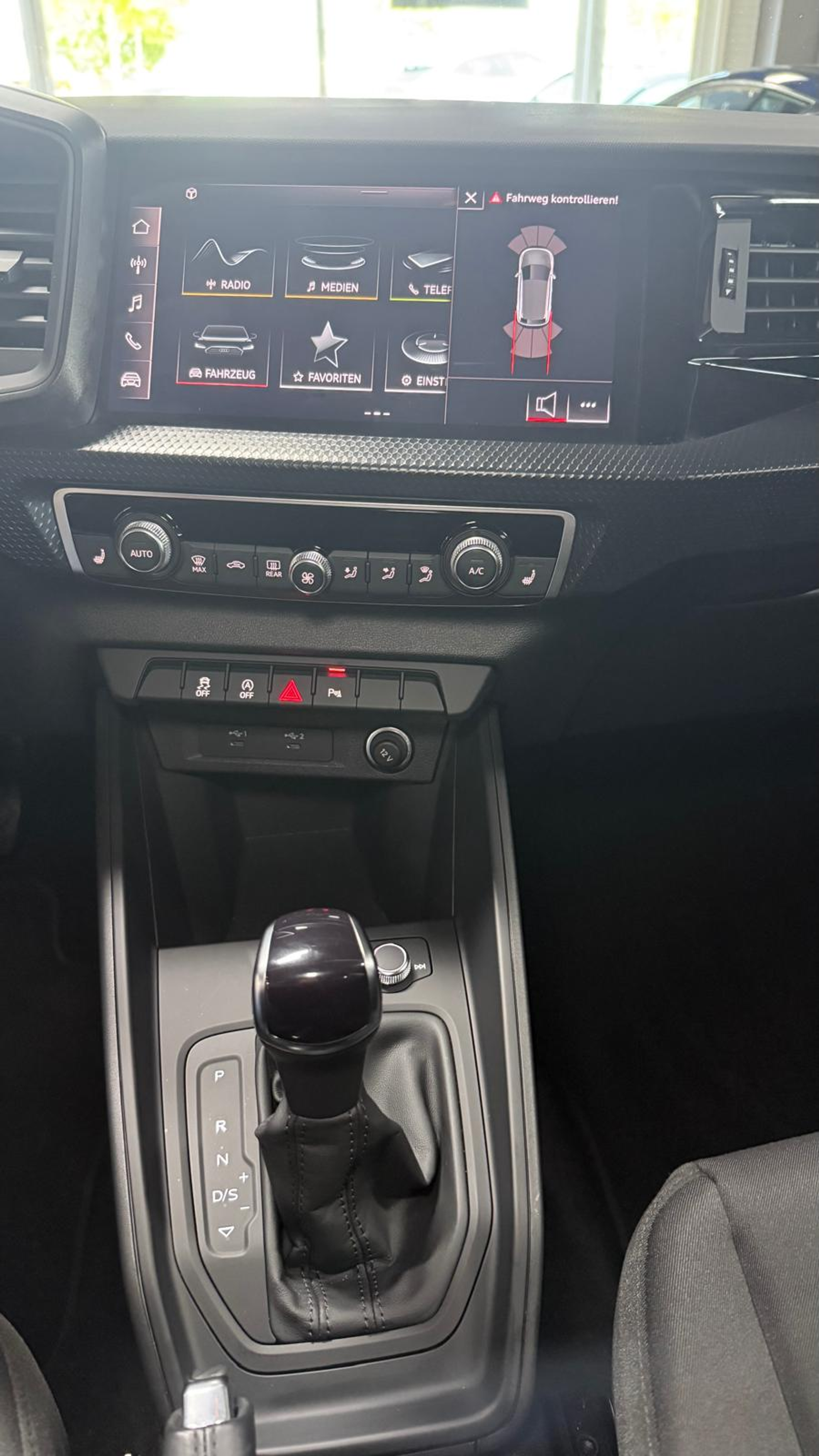 listing desktop thumbnail image 25