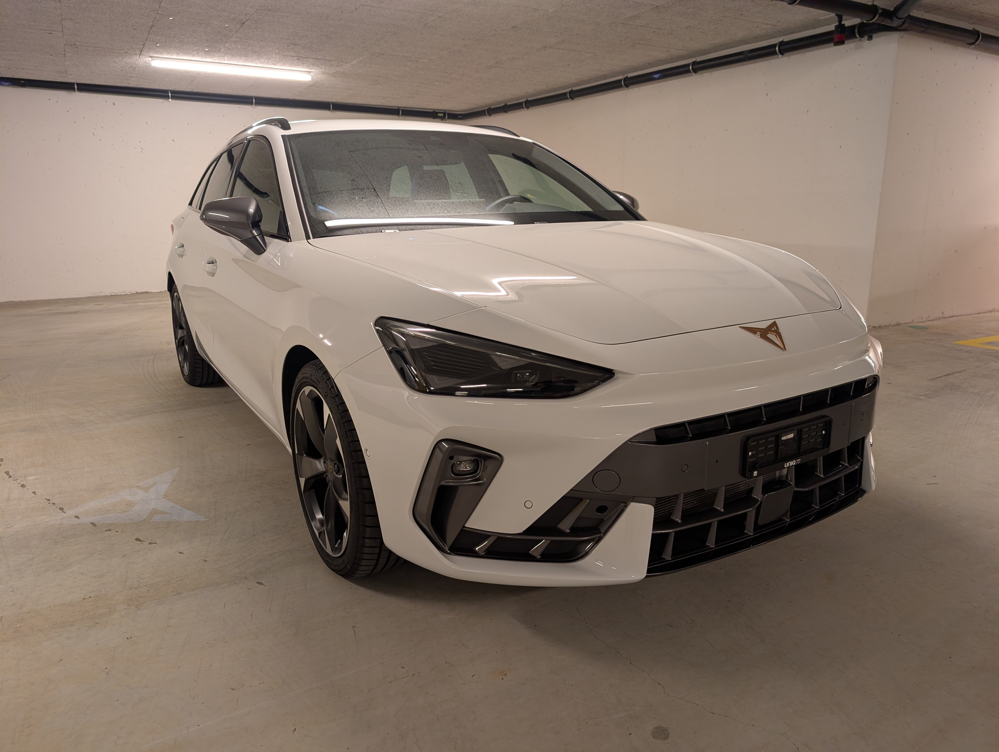 listing desktop thumbnail image 2