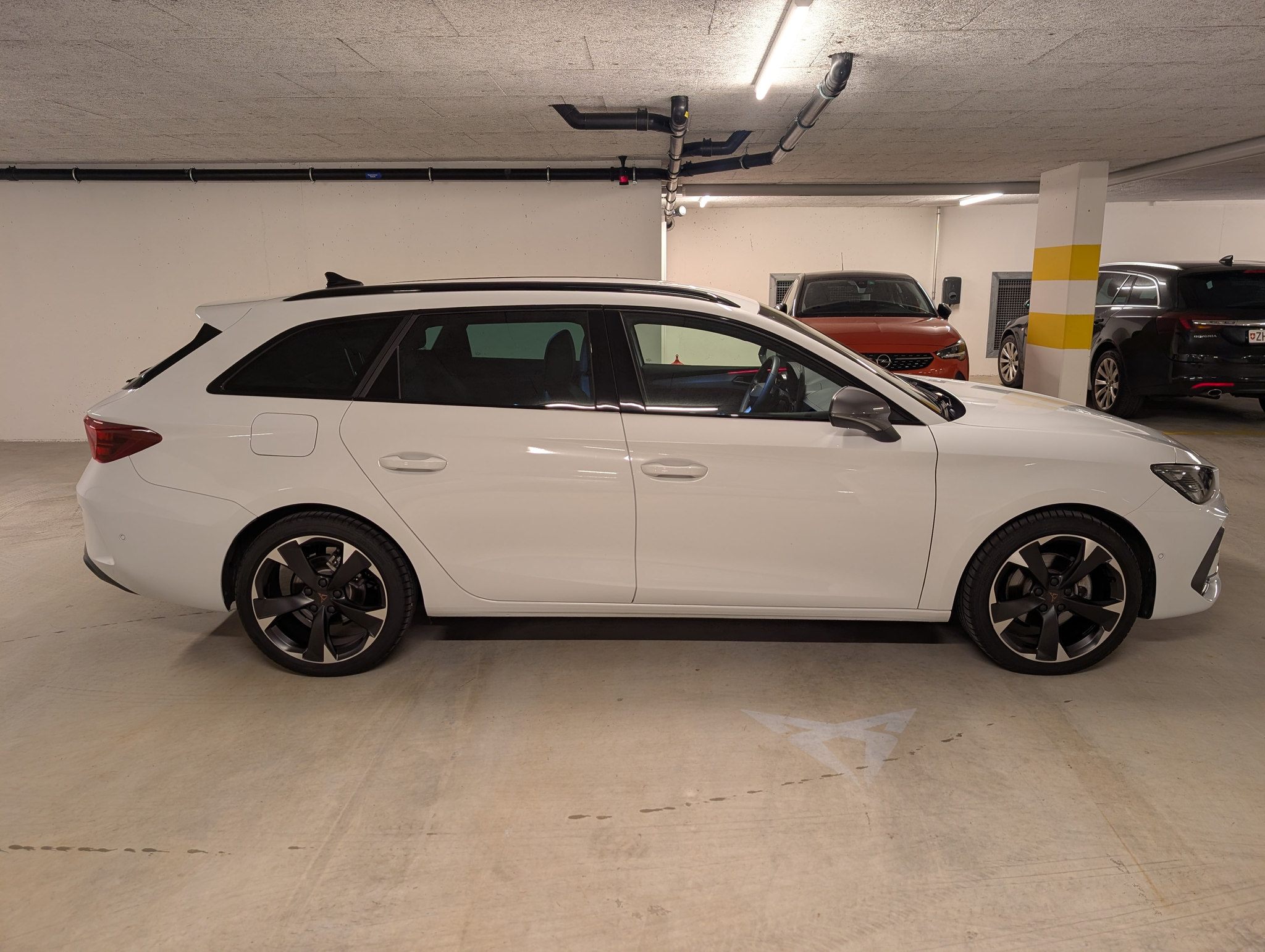 listing desktop thumbnail image 3