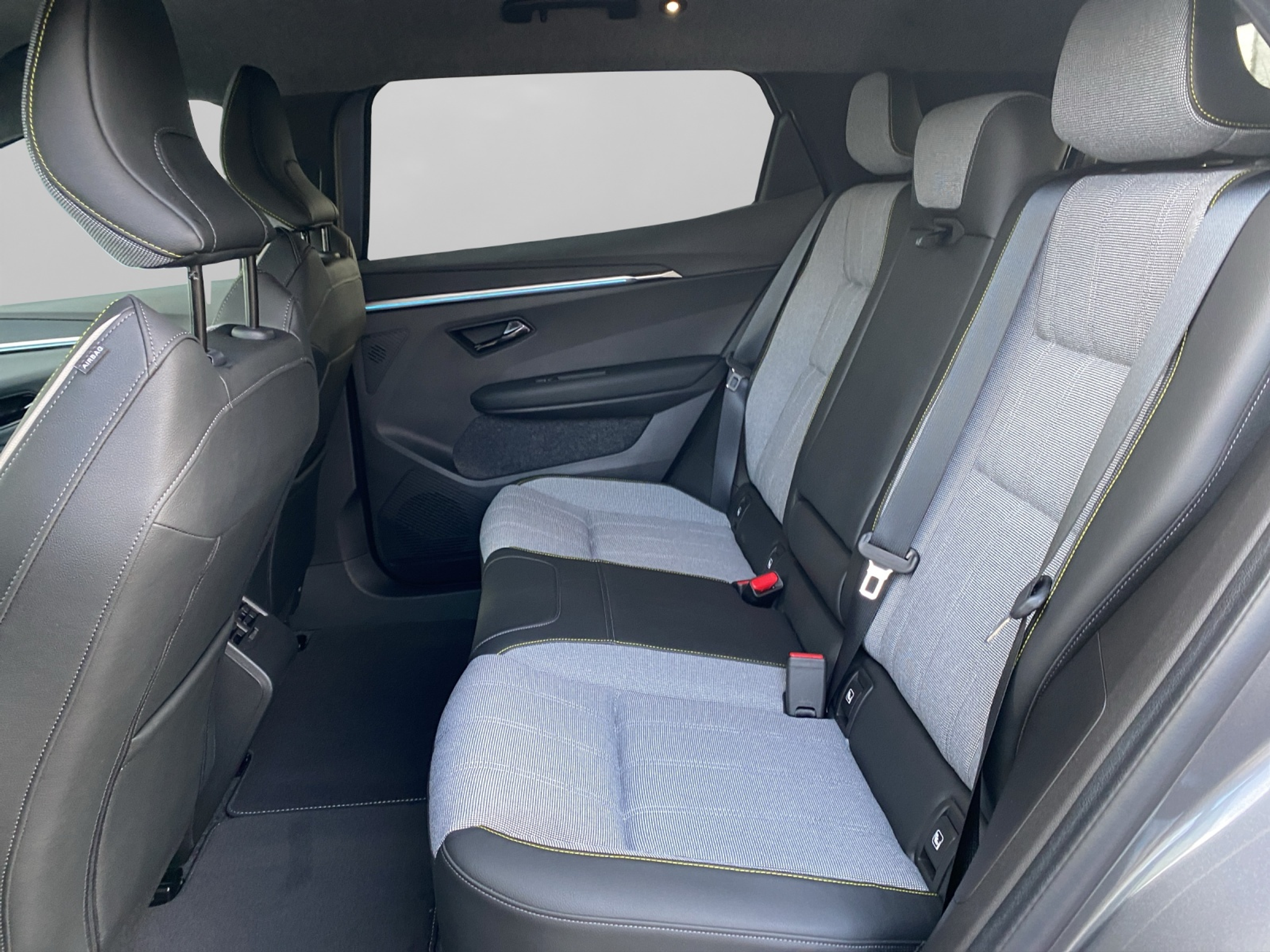 listing desktop thumbnail image 7