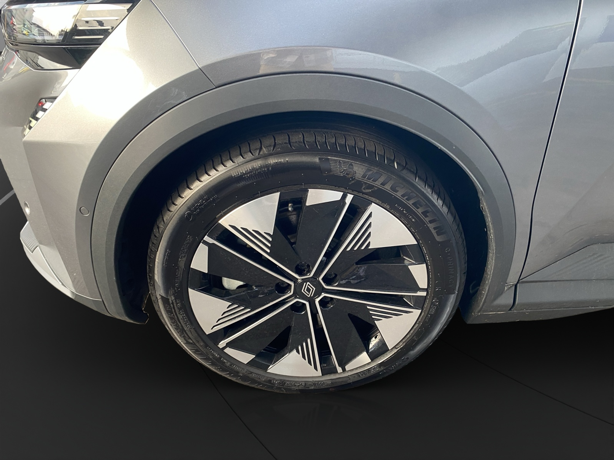 listing desktop thumbnail image 9