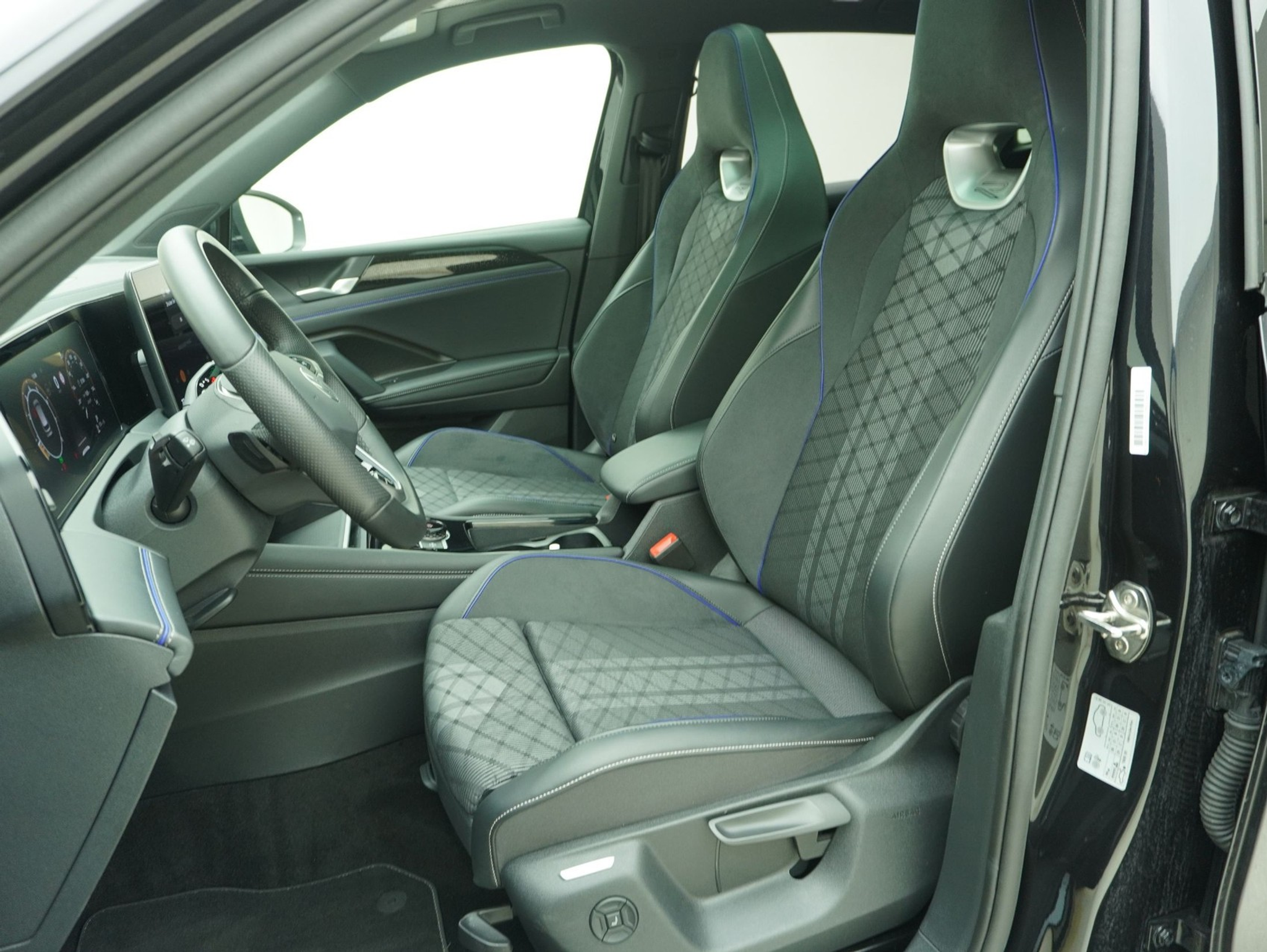 listing desktop thumbnail image 8