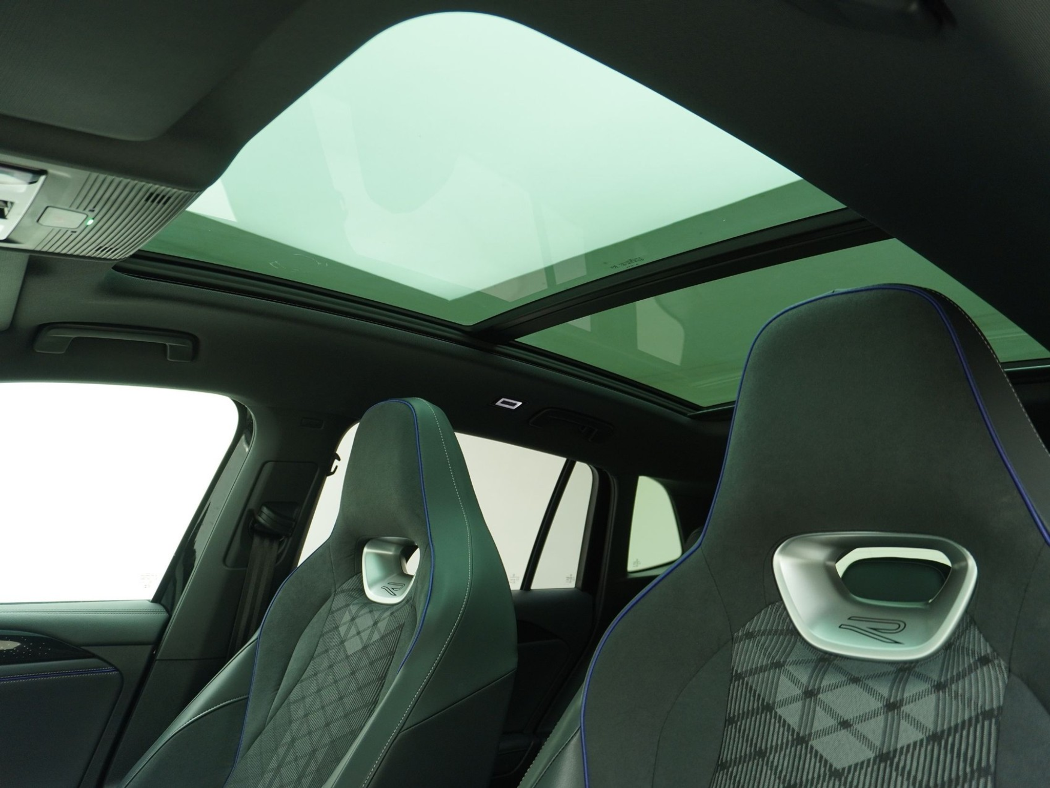 listing desktop thumbnail image 11