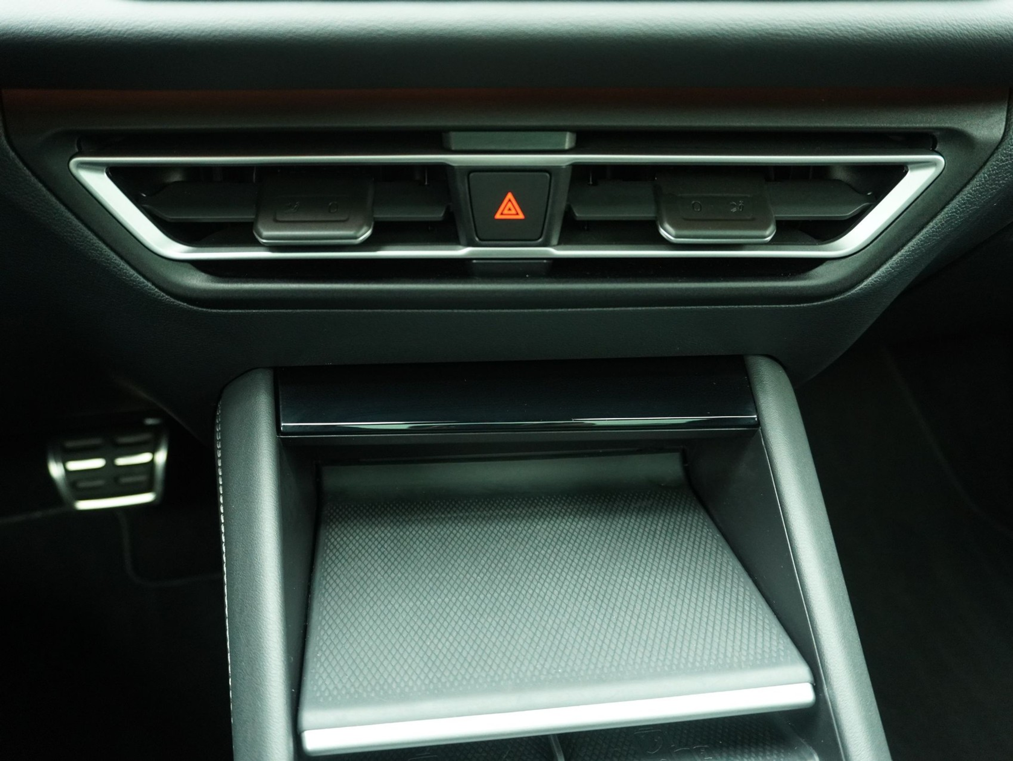 listing desktop thumbnail image 16