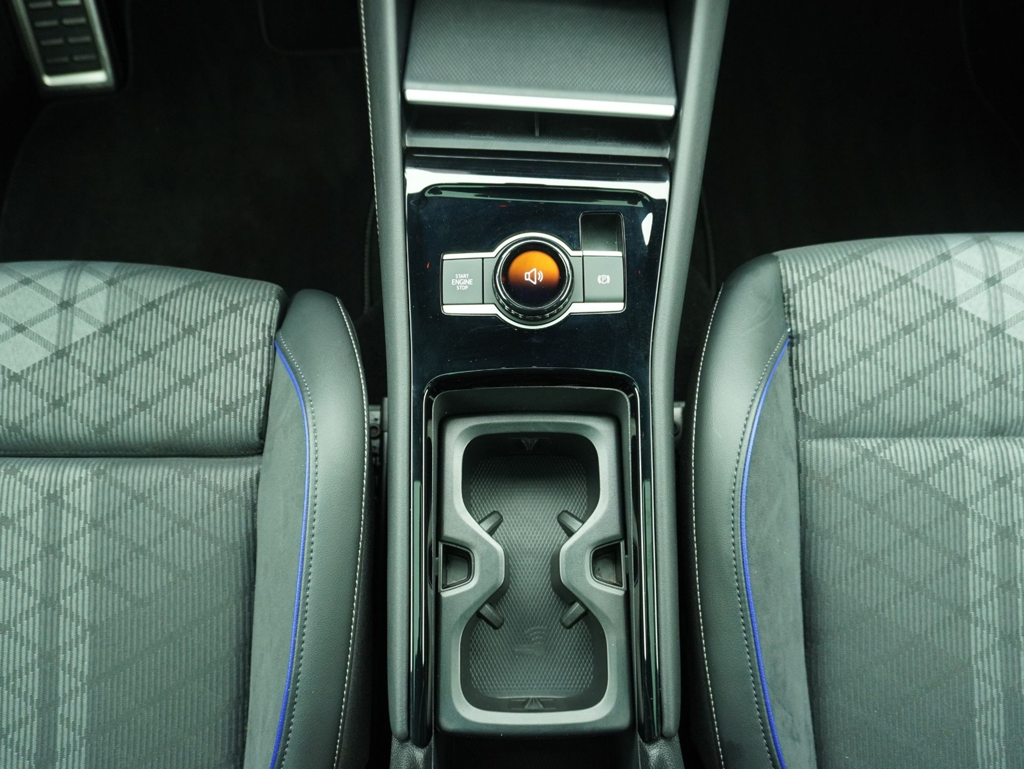 listing desktop thumbnail image 17