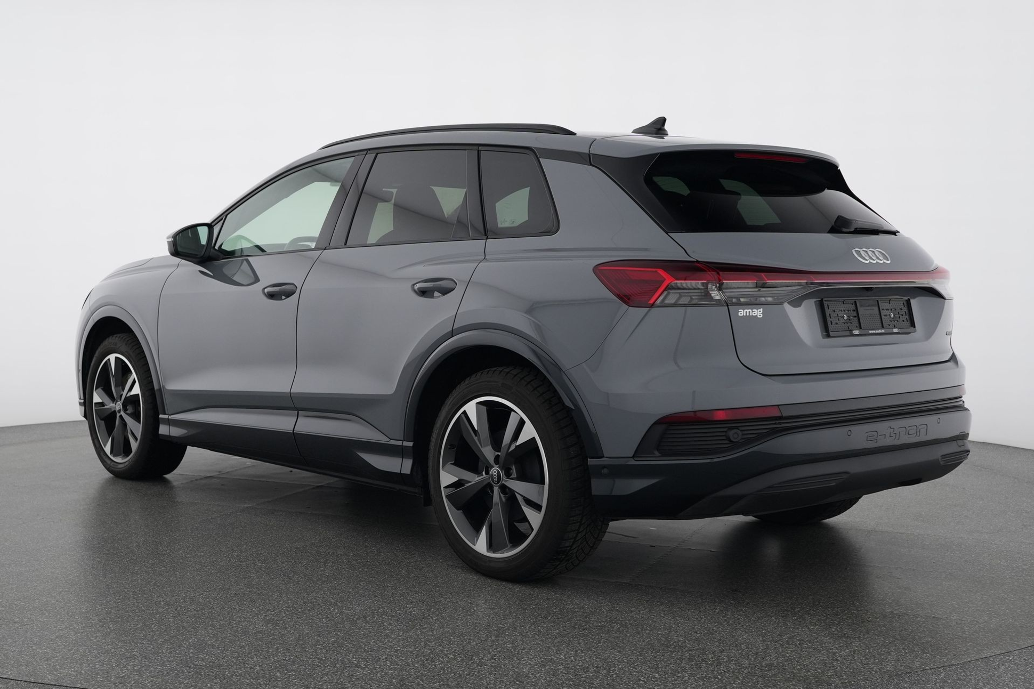 listing desktop thumbnail image 3