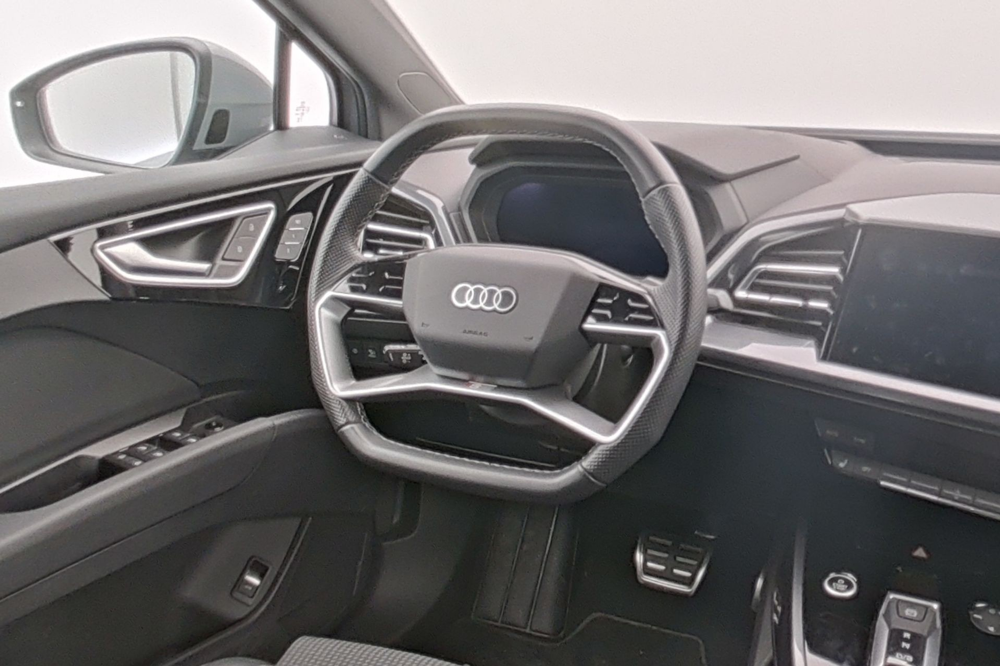 listing desktop thumbnail image 8