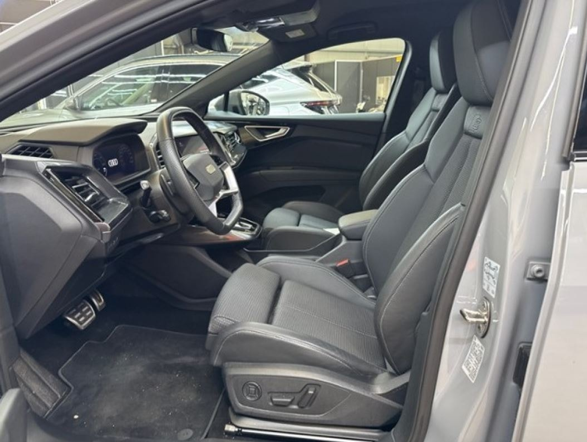 listing desktop thumbnail image 6