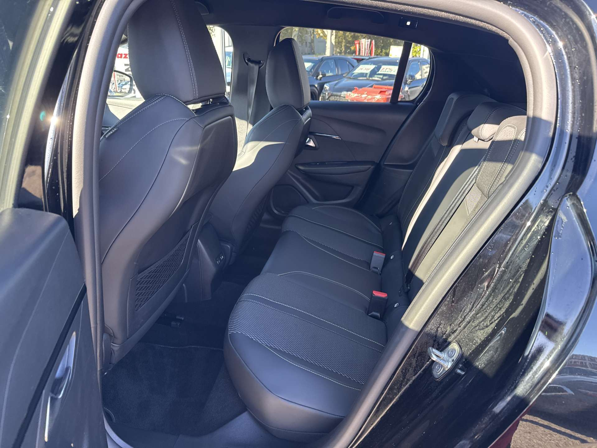 listing desktop thumbnail image 6