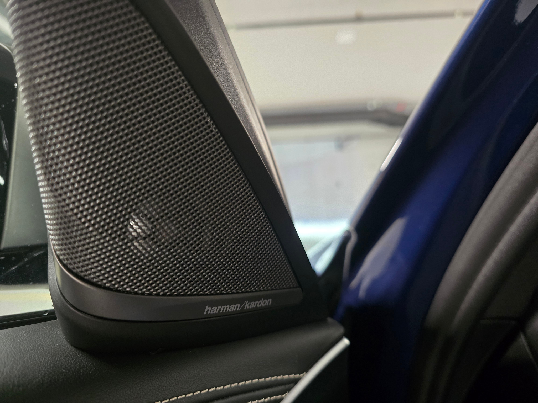 listing desktop thumbnail image 23