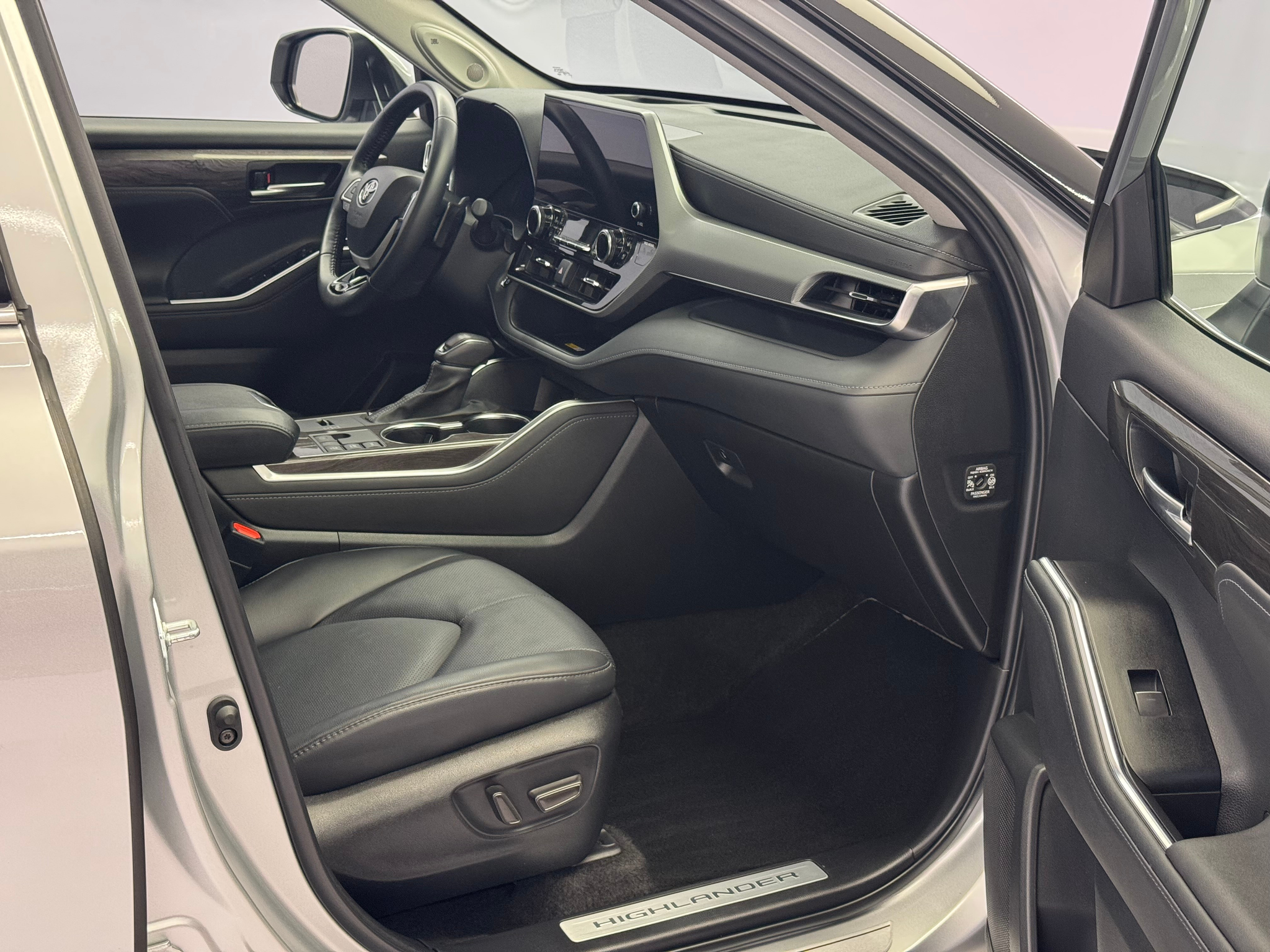 listing desktop thumbnail image 7