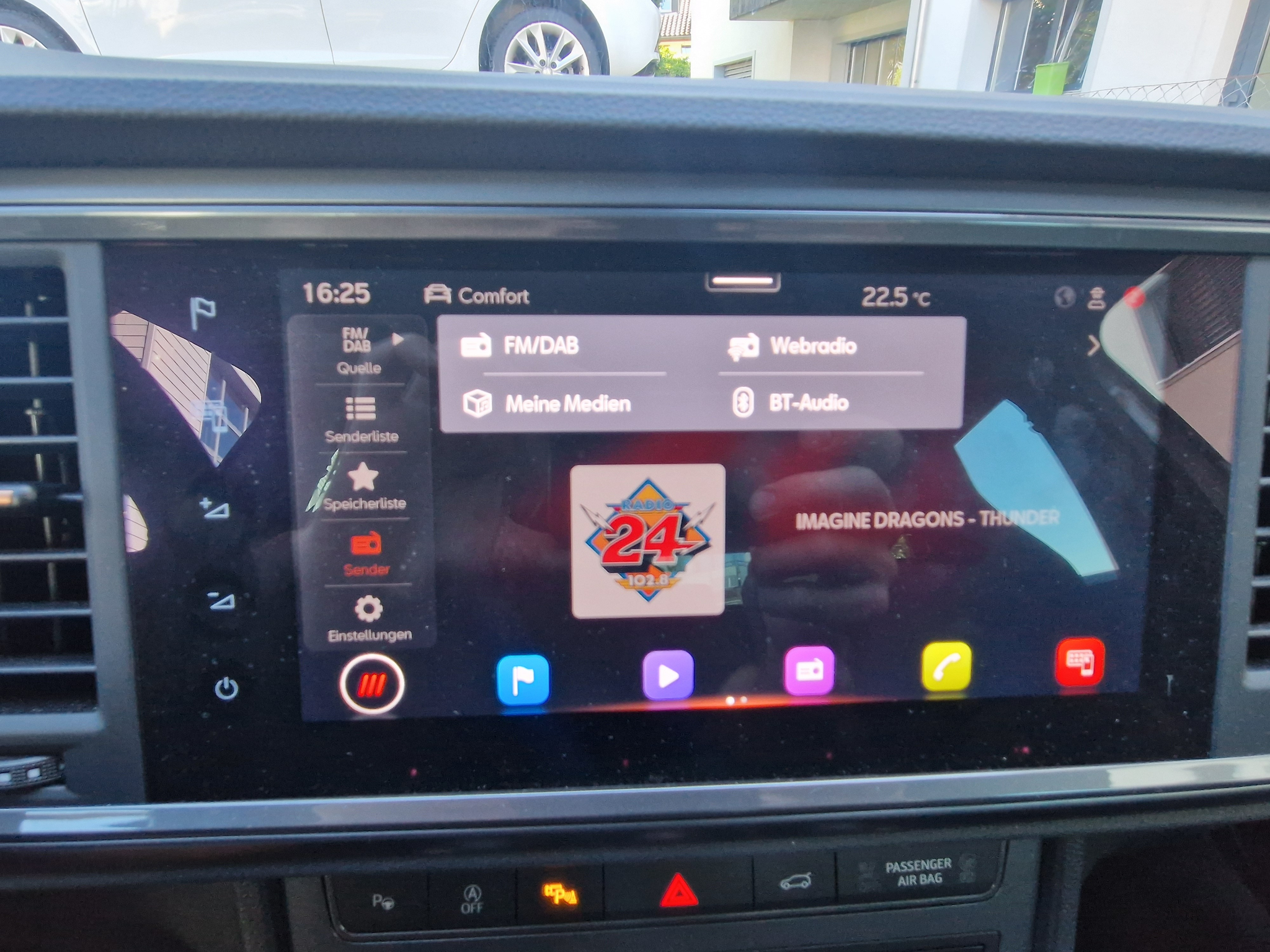 listing desktop thumbnail image 13