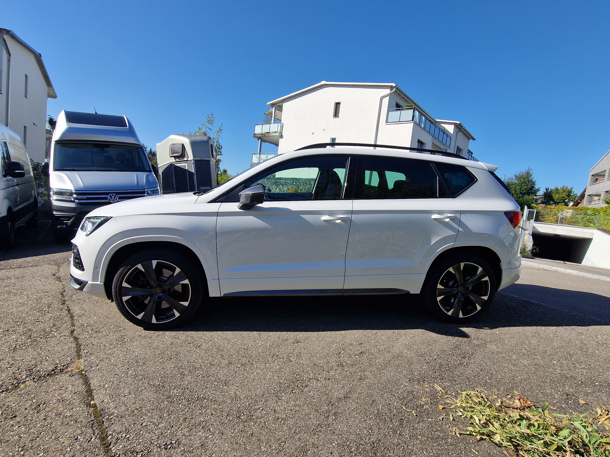 listing desktop thumbnail image 5