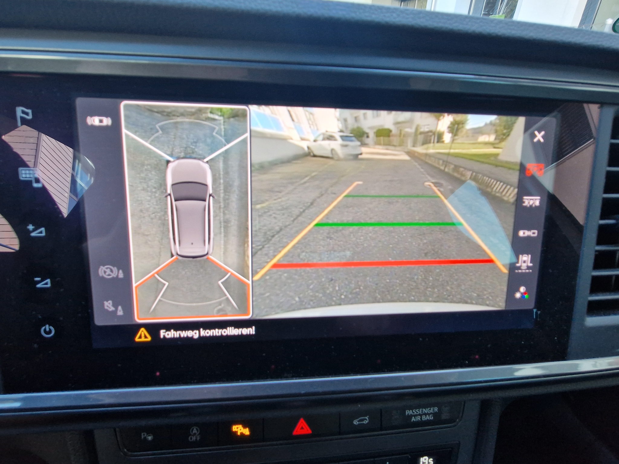 listing desktop thumbnail image 12