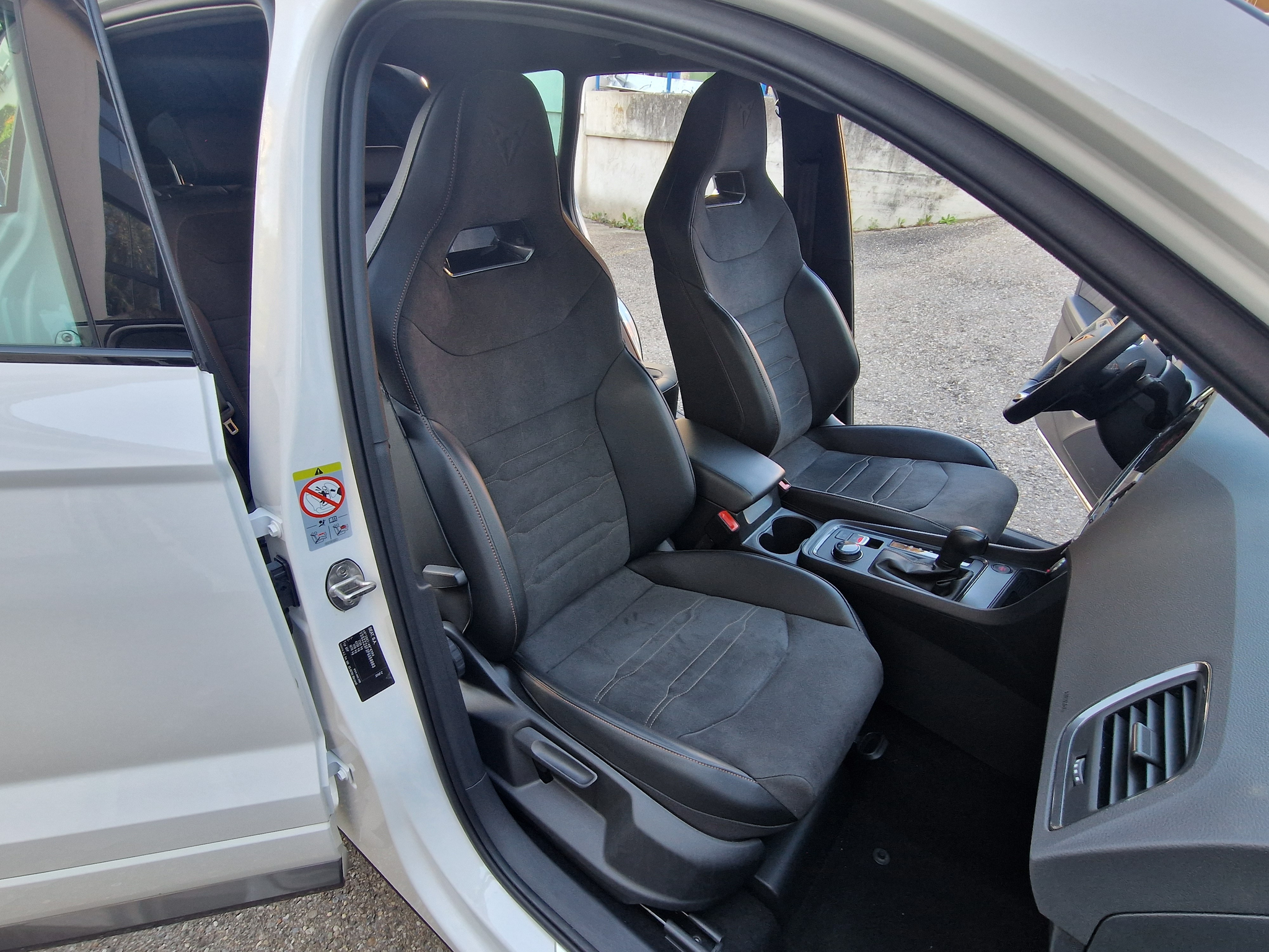 listing desktop thumbnail image 7