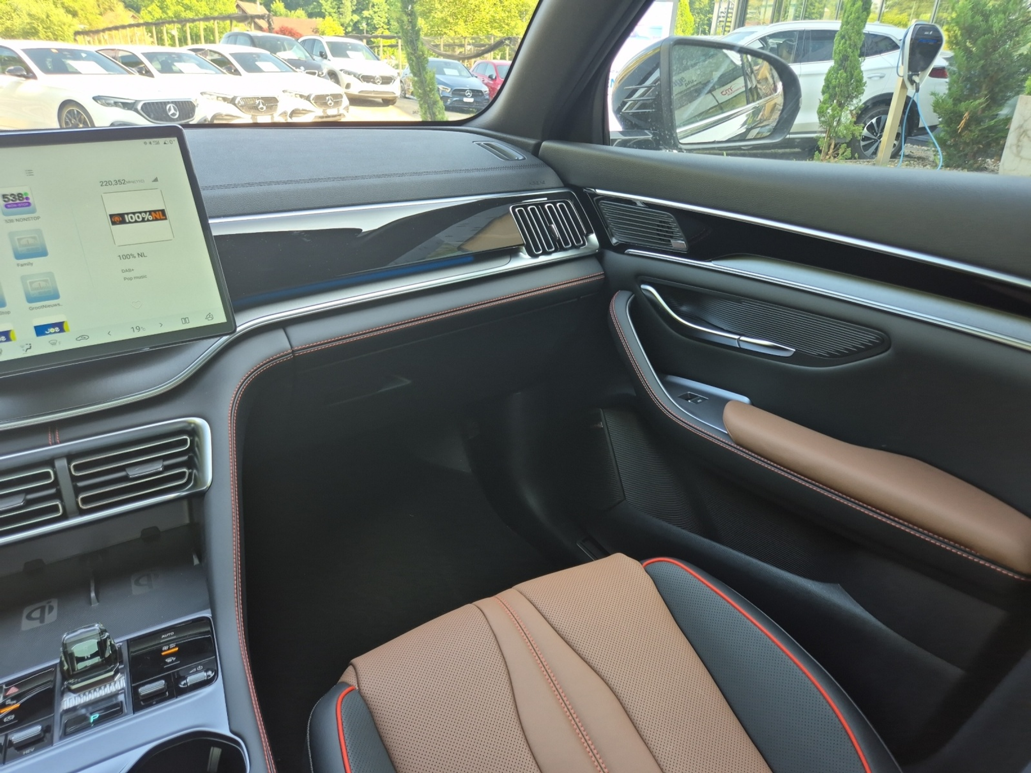 listing desktop thumbnail image 19