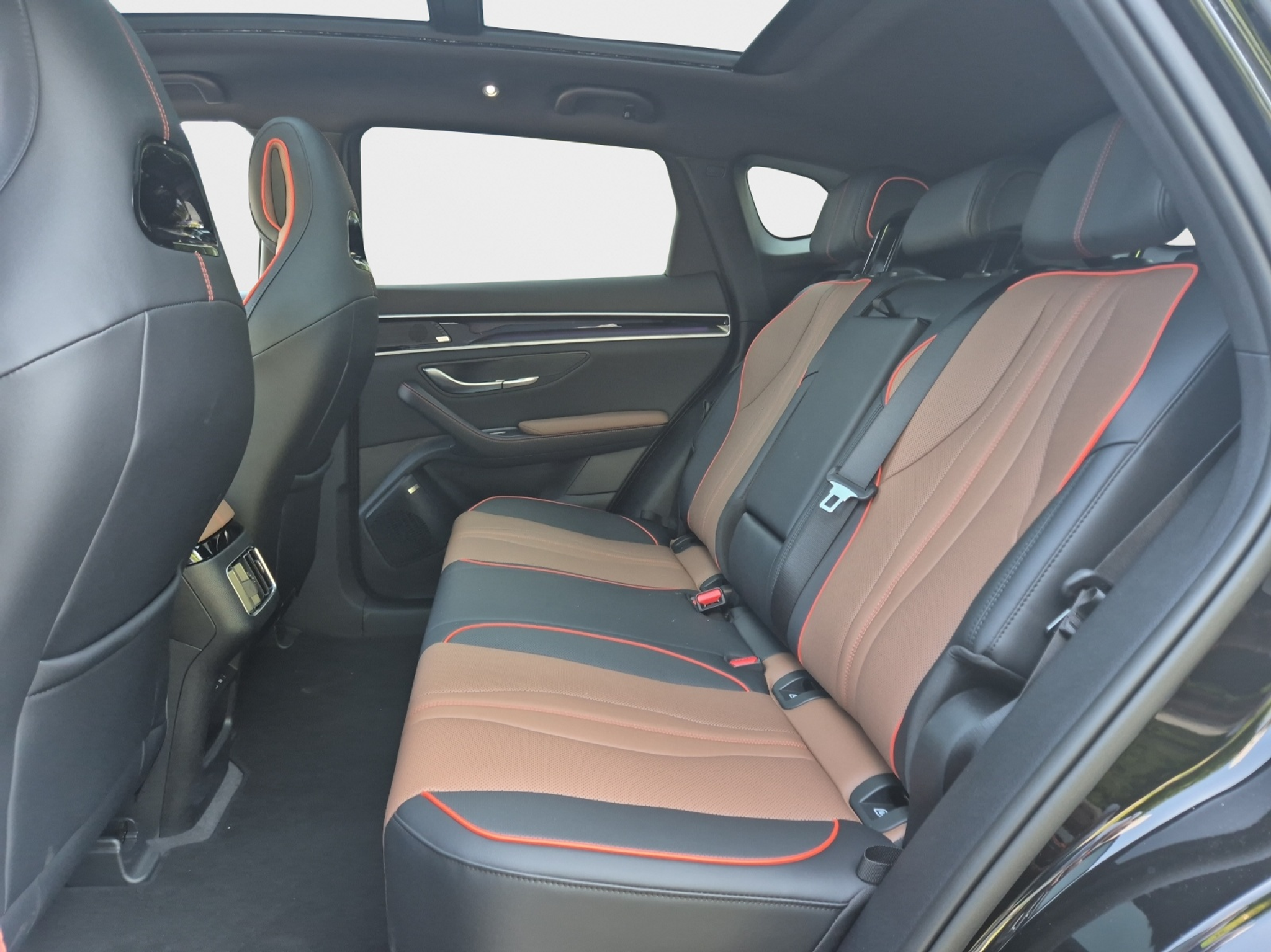 listing desktop thumbnail image 23