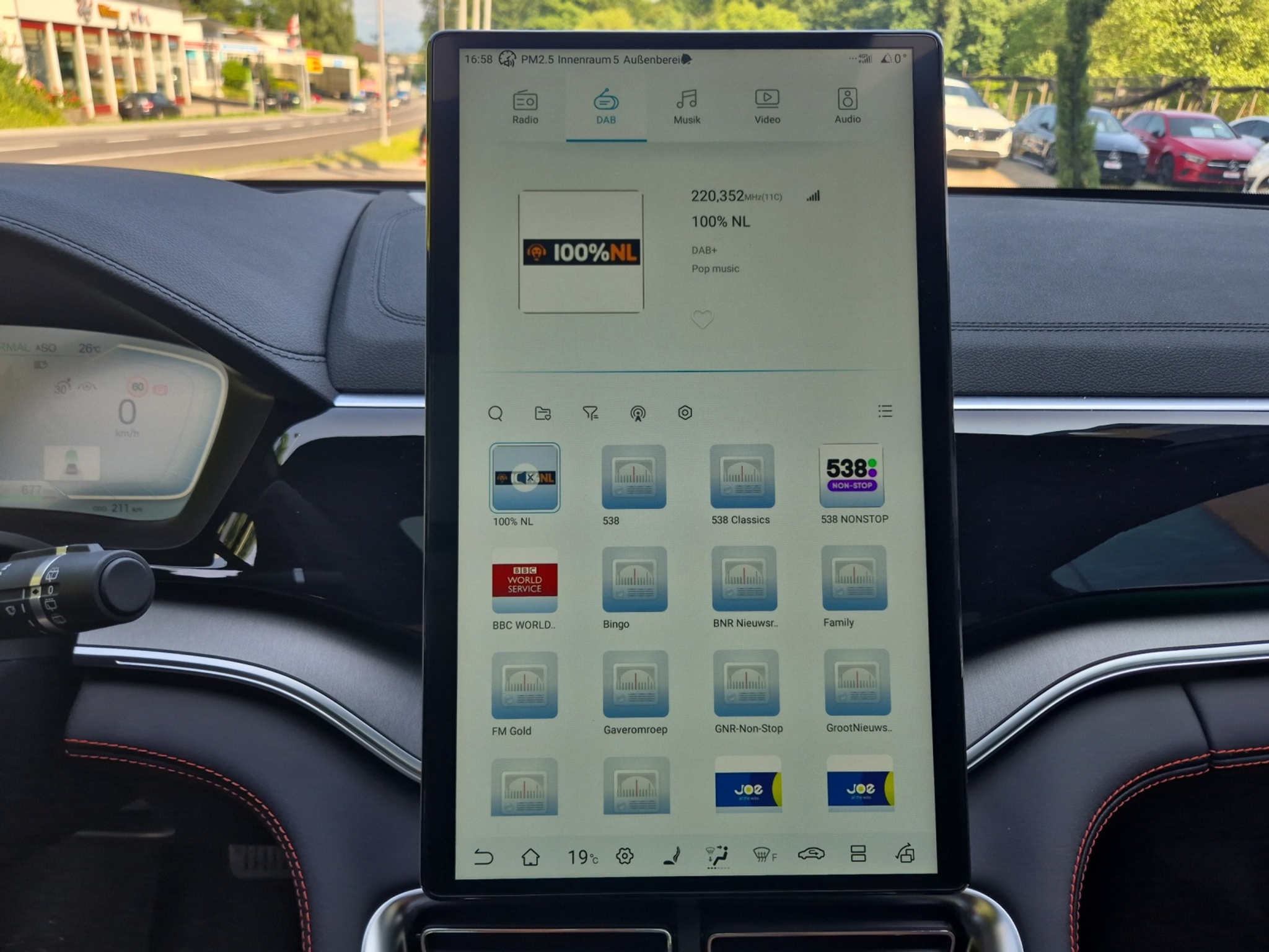 listing desktop thumbnail image 22