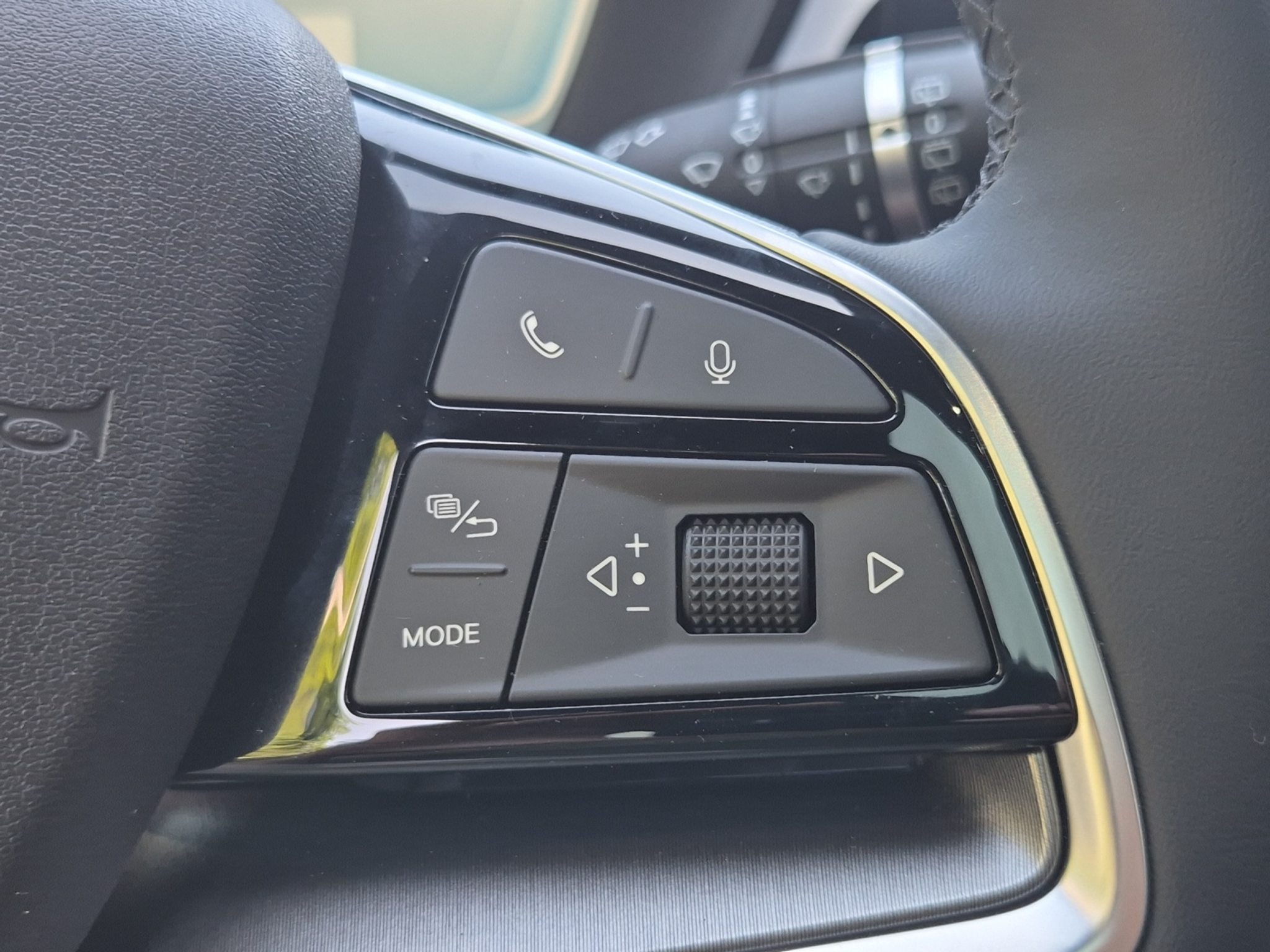 listing desktop thumbnail image 17