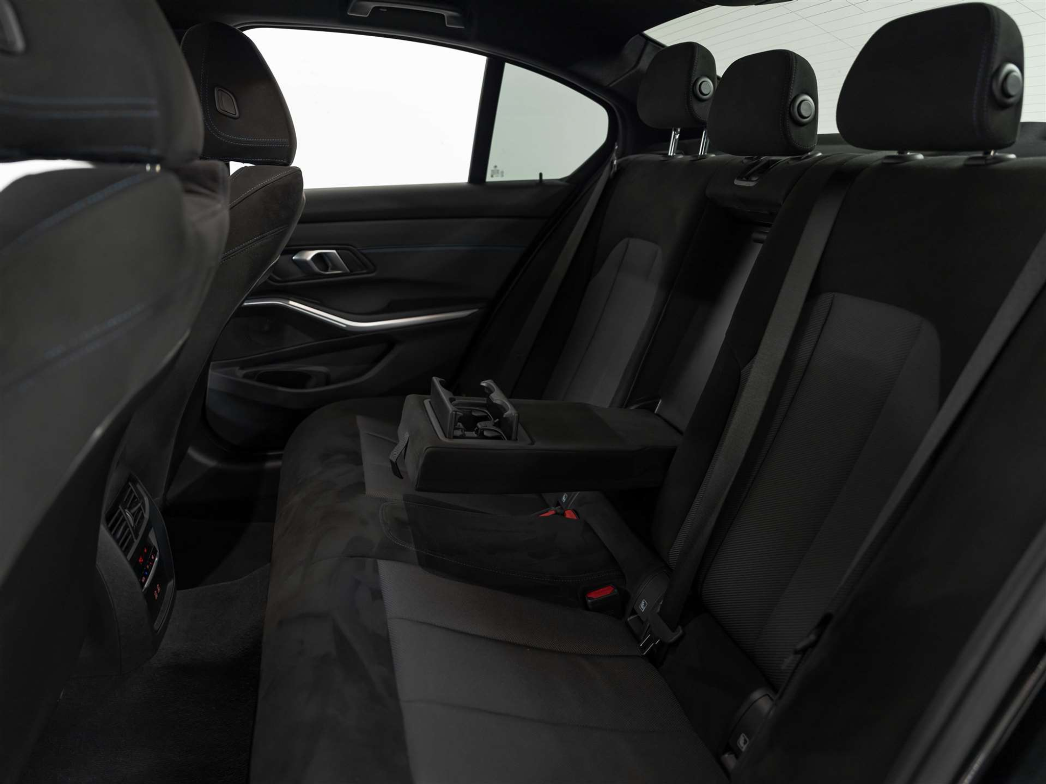 listing desktop thumbnail image 13