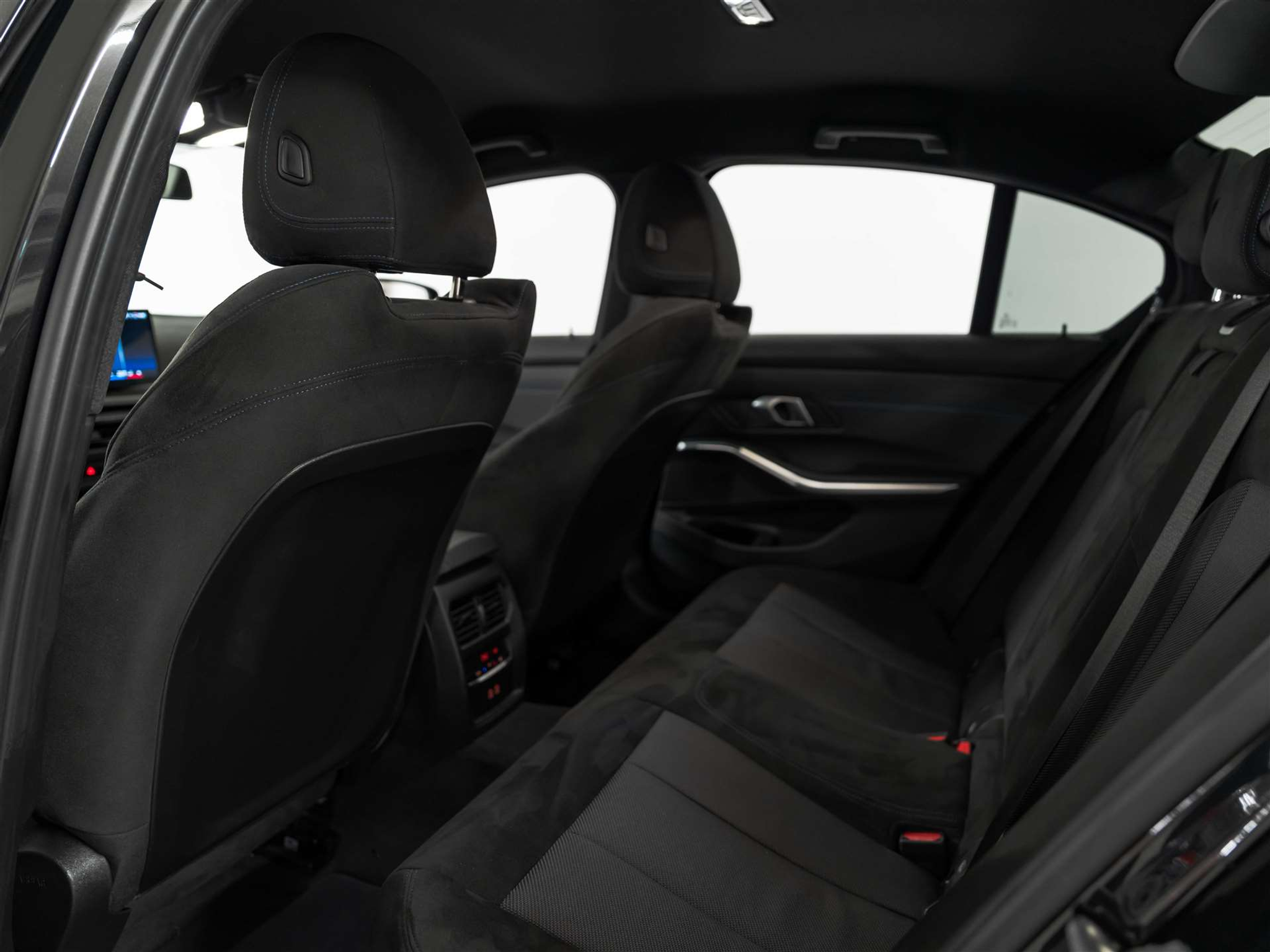 listing desktop thumbnail image 11