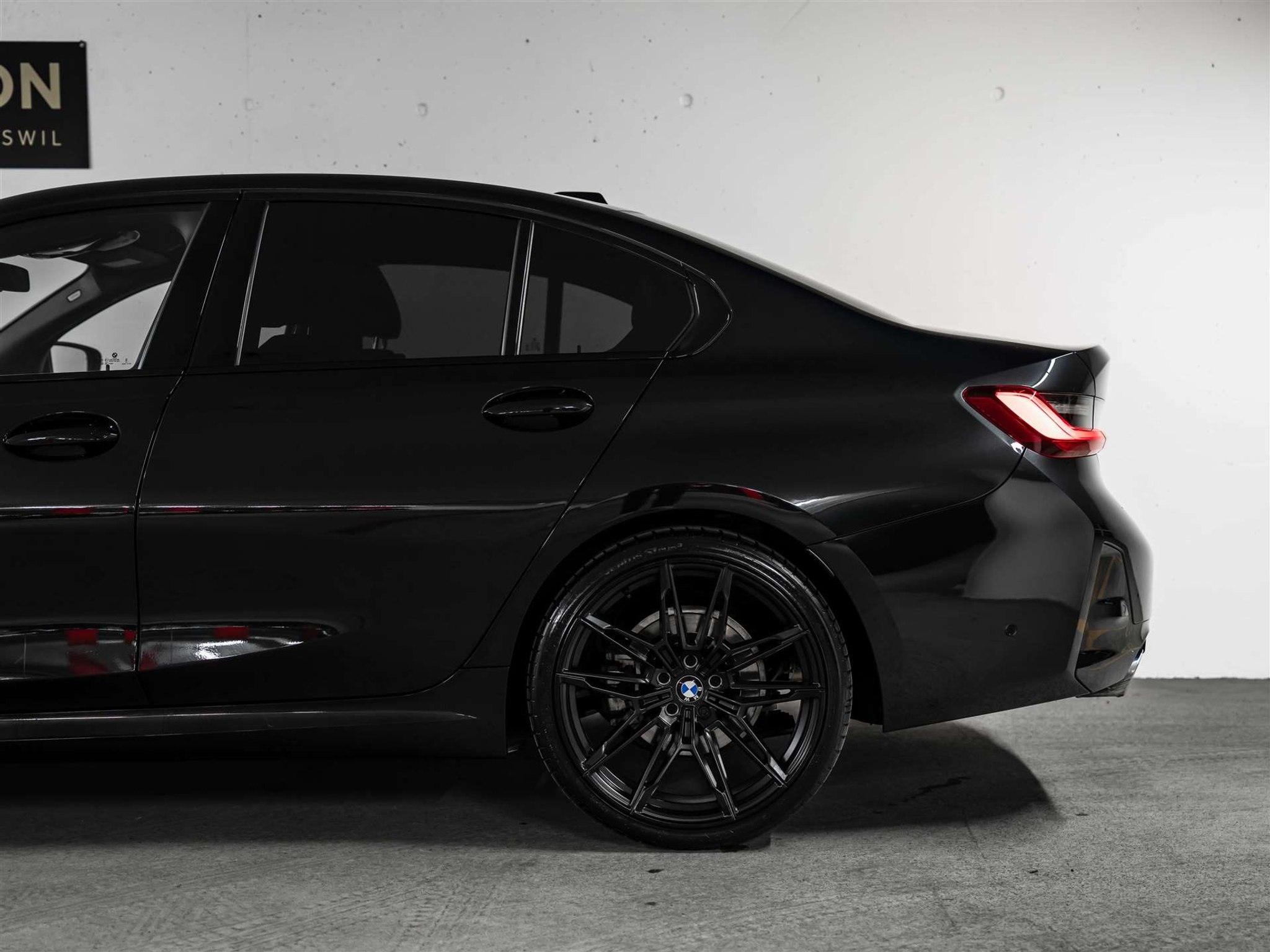 listing desktop thumbnail image 17