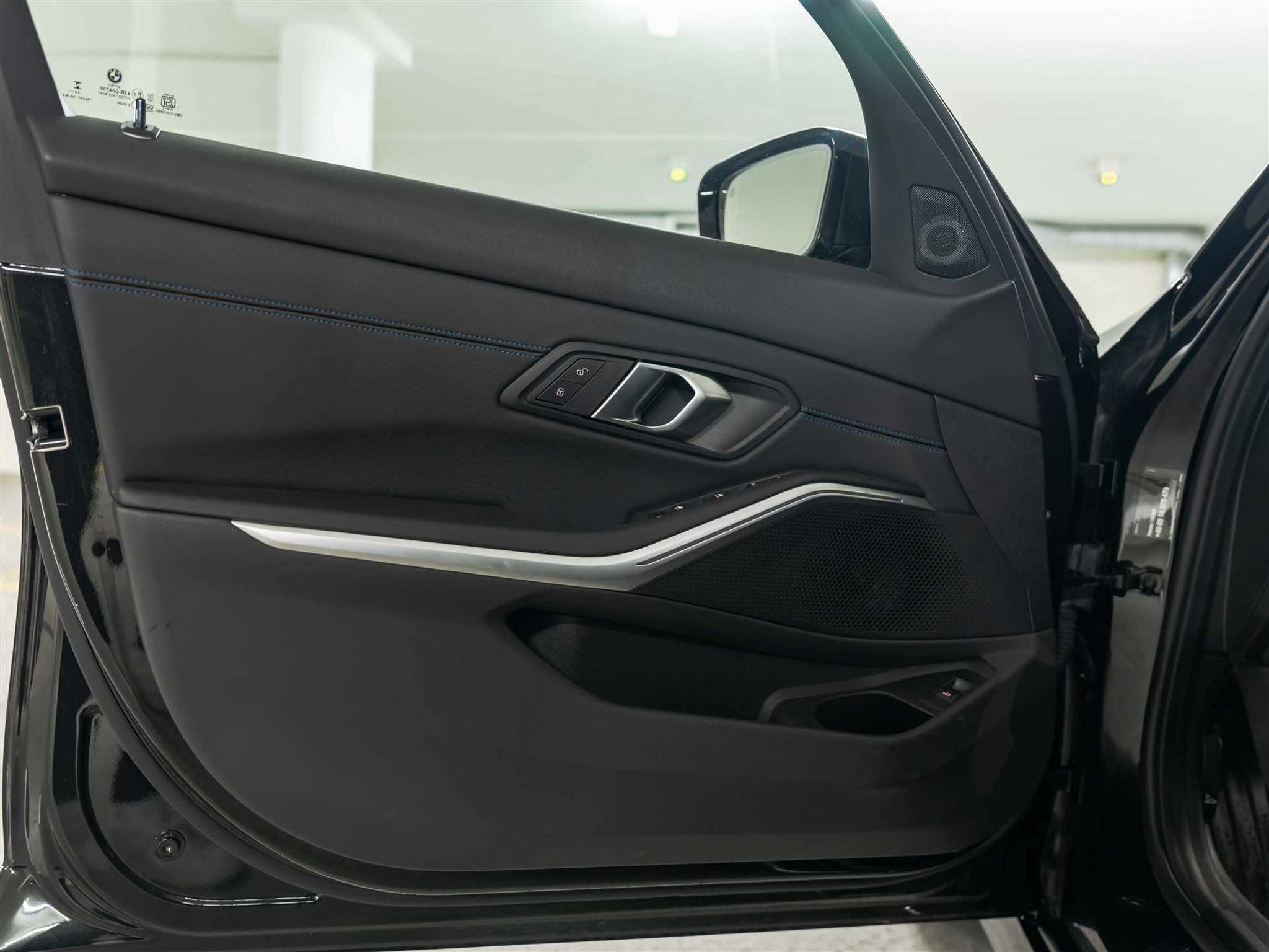 listing desktop thumbnail image 19