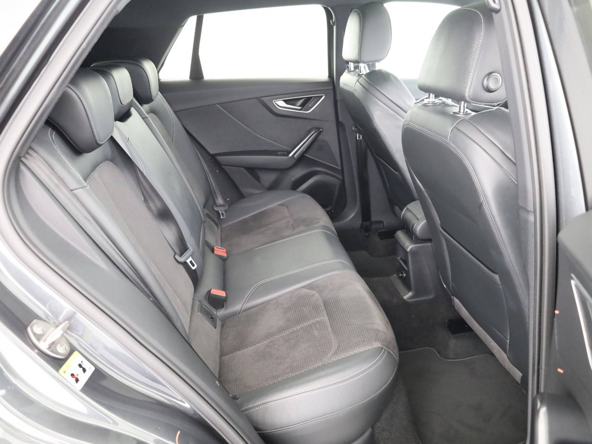 listing desktop thumbnail image 9