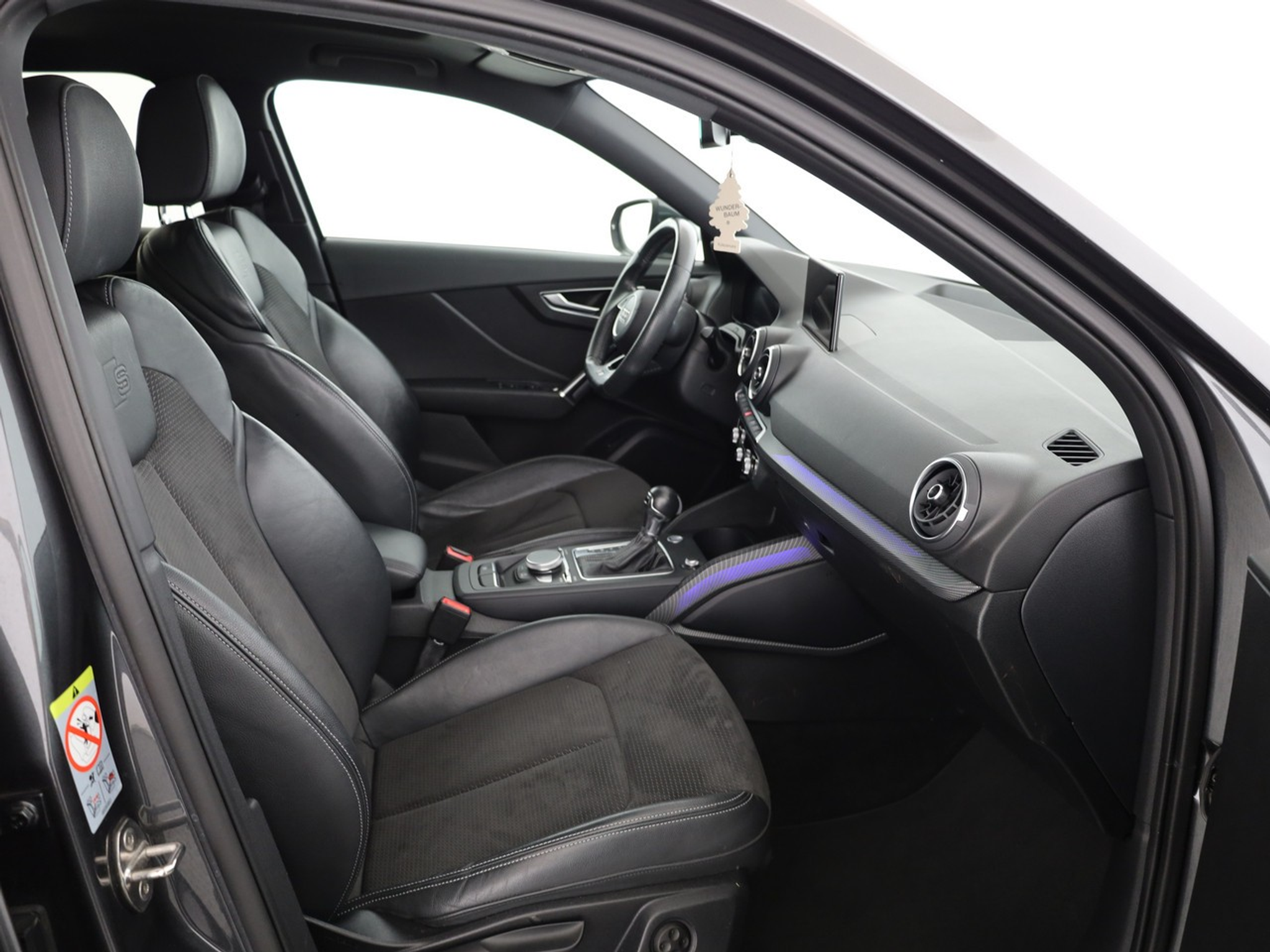 listing desktop thumbnail image 8