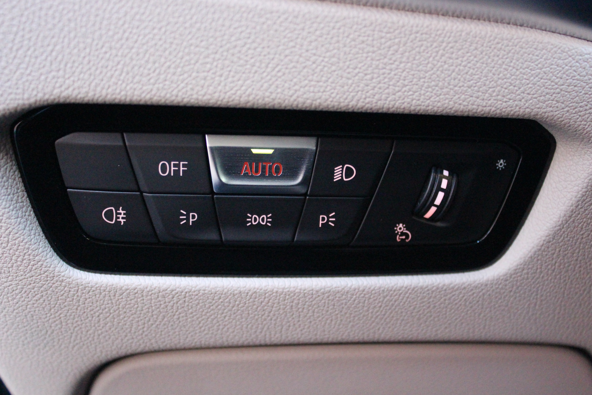 listing desktop thumbnail image 8