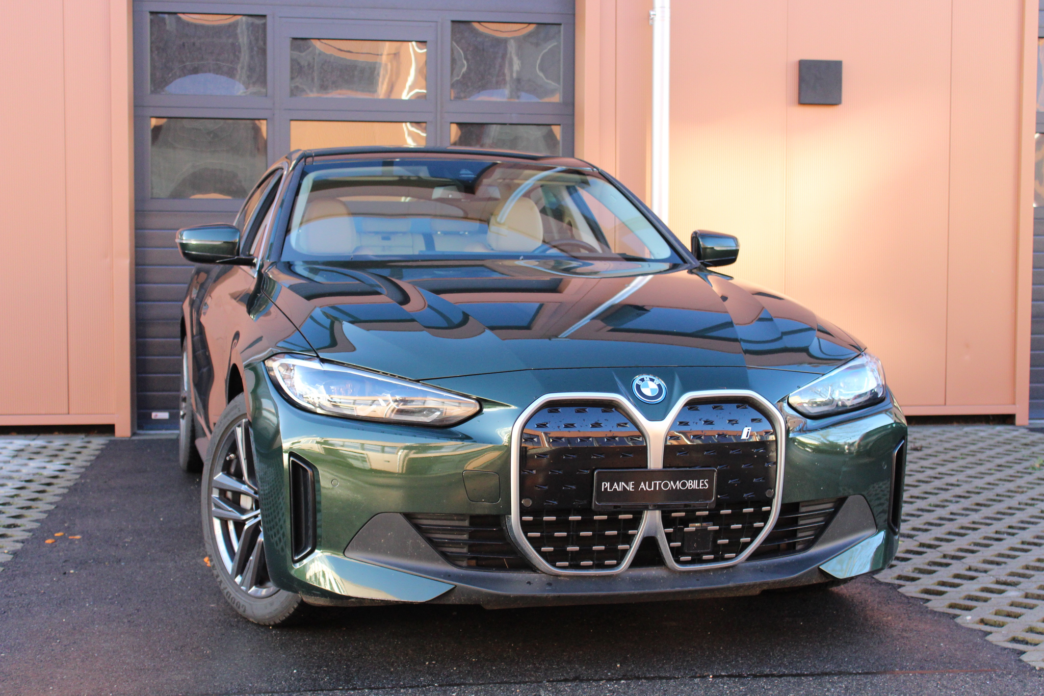 car-image-0