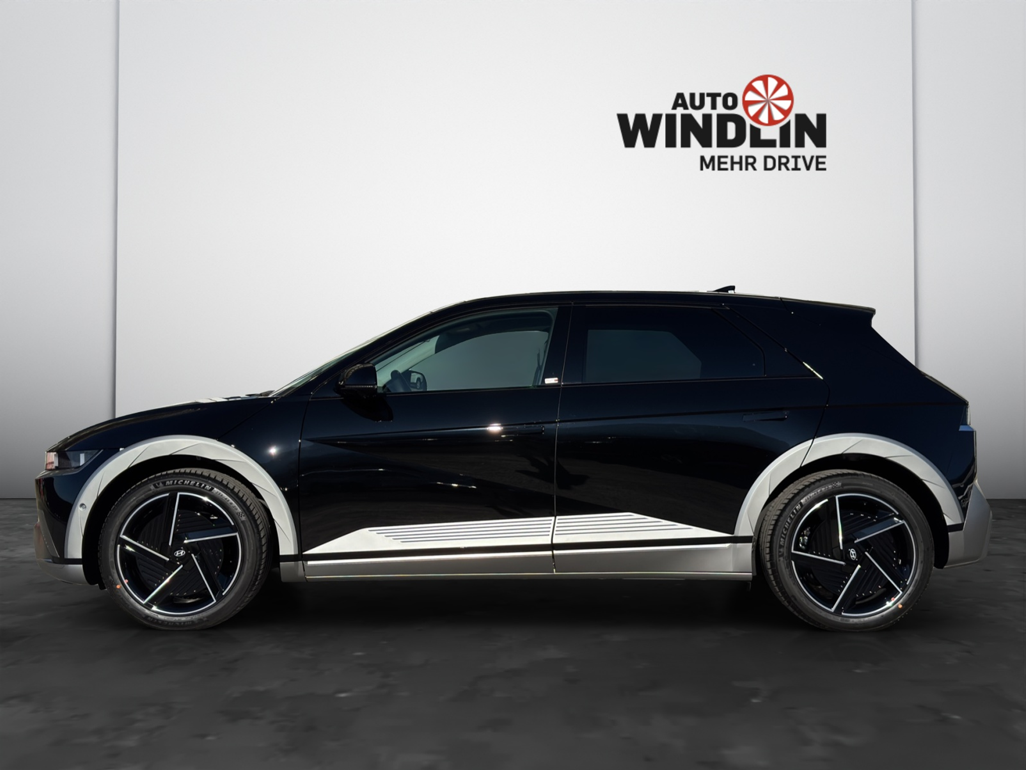 listing desktop thumbnail image 3