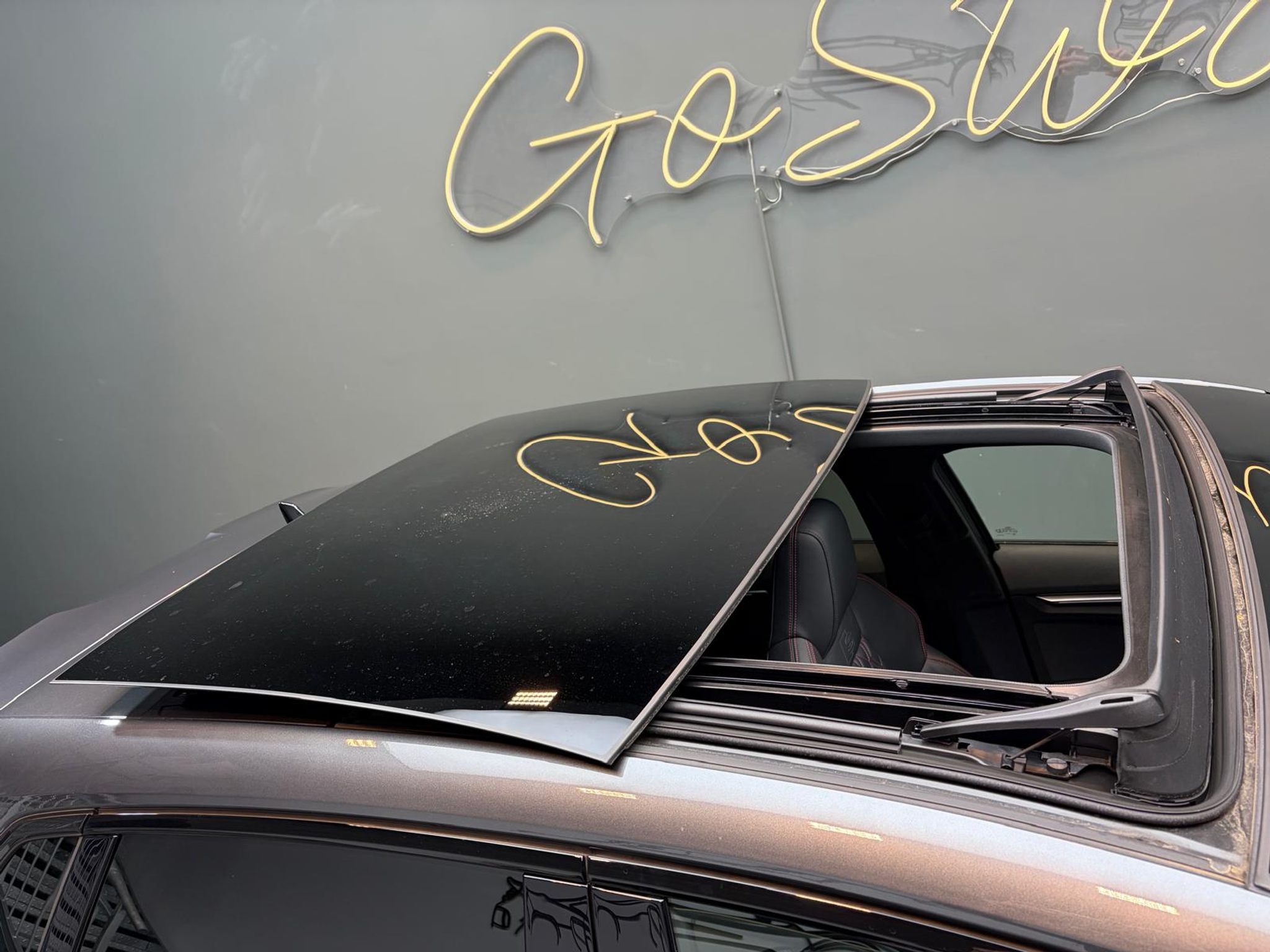 listing desktop thumbnail image 1