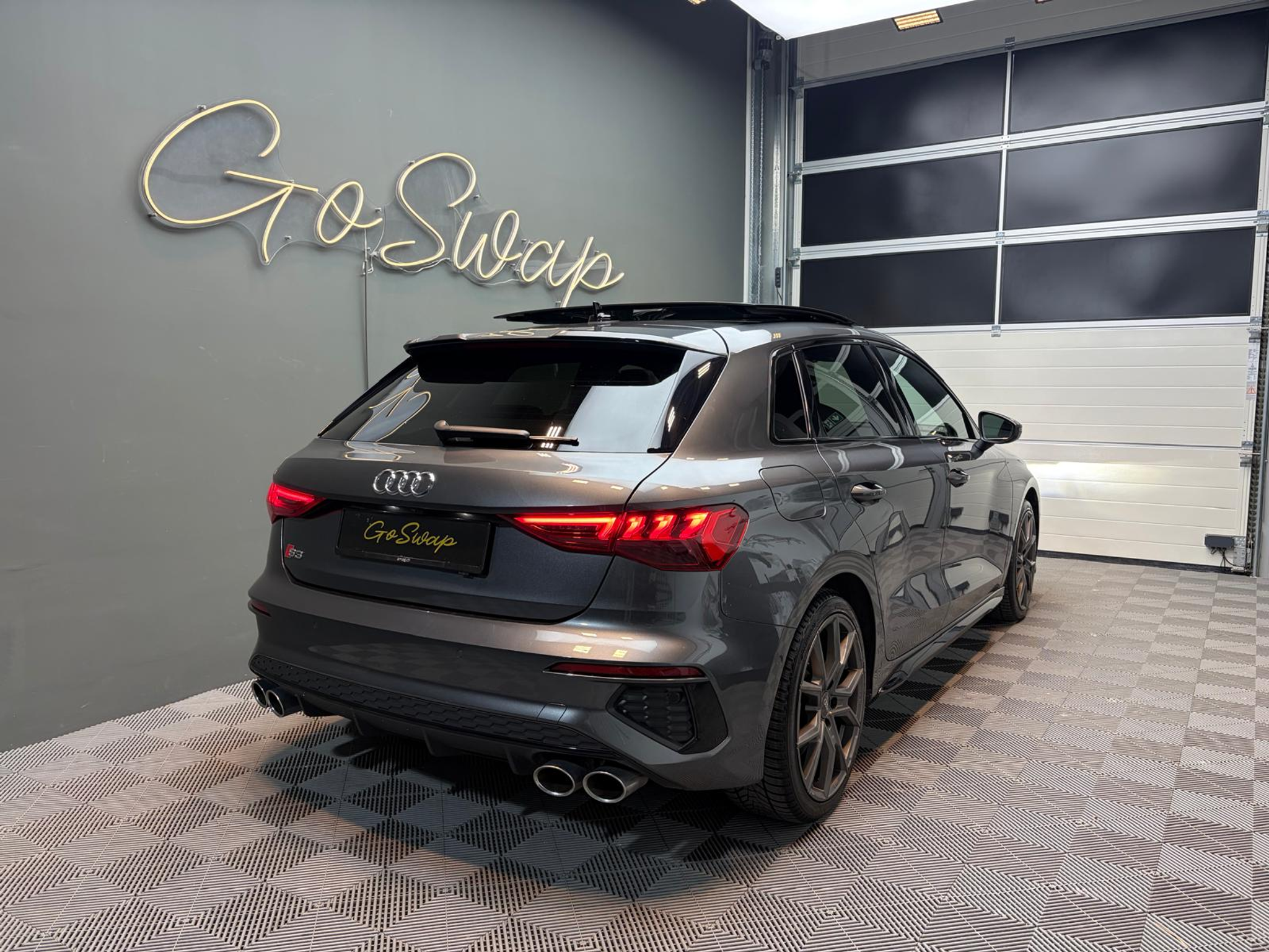 listing desktop thumbnail image 3