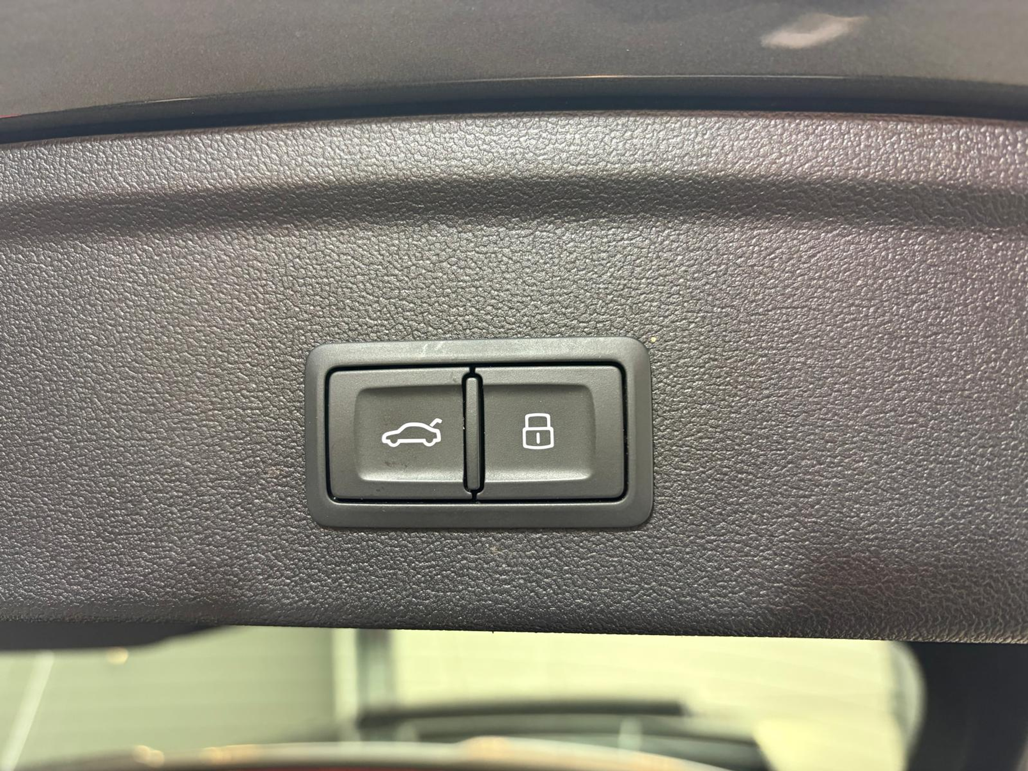 listing desktop thumbnail image 29