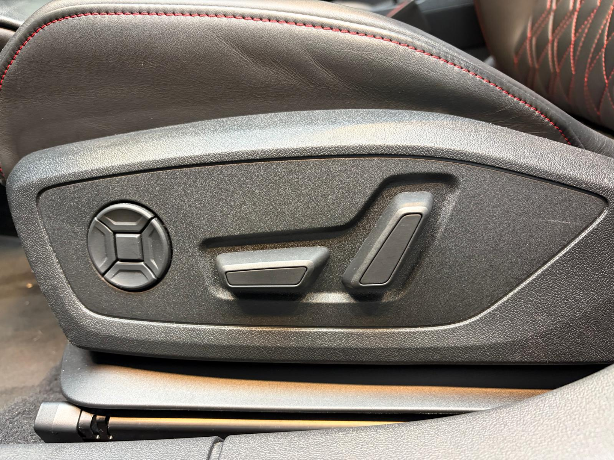 listing desktop thumbnail image 11